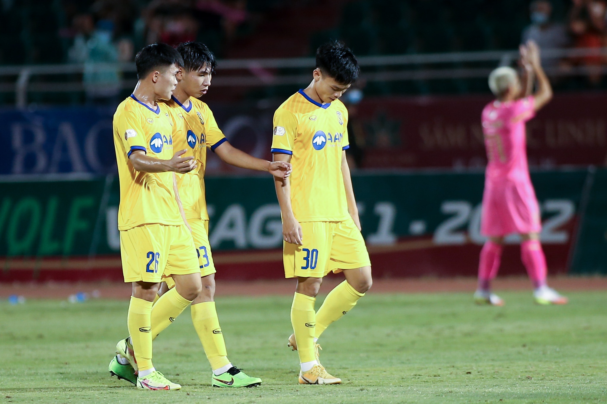 dinh xuan tien ra mat slna anh 9