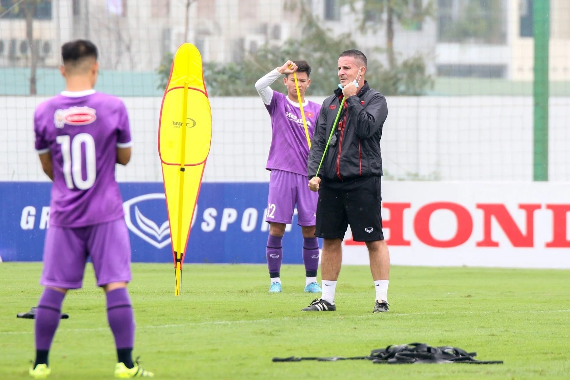 lee young jin mac covid 19 anh 5