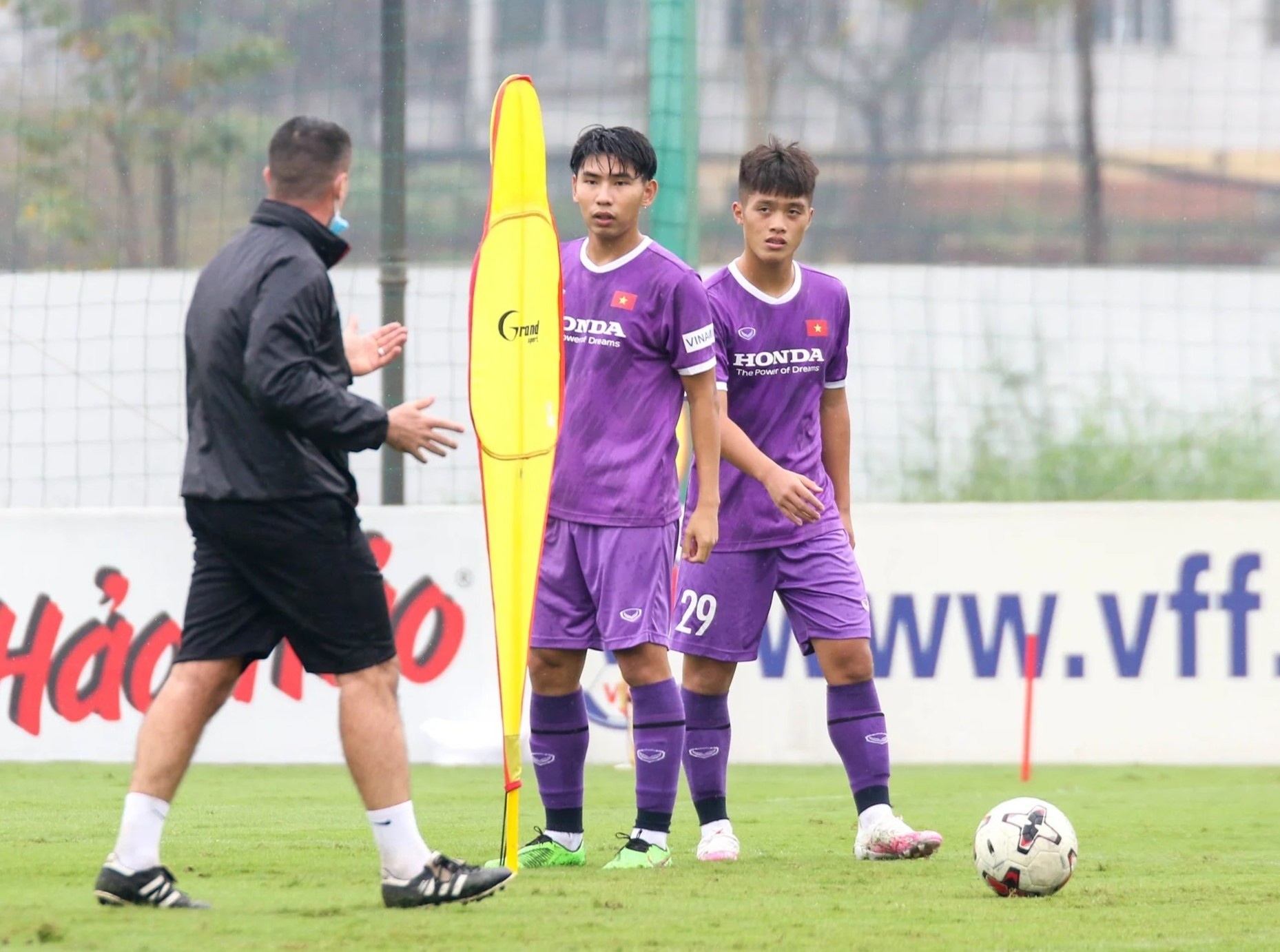 lee young jin mac covid 19 anh 6