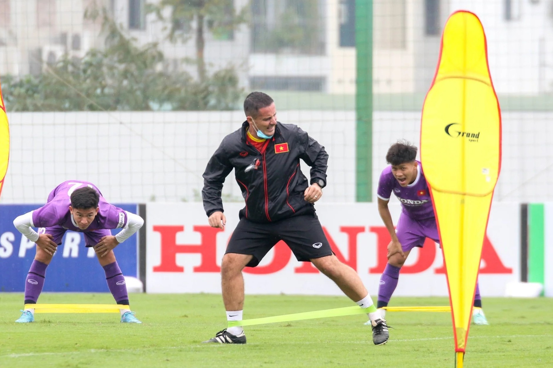 lee young jin mac covid 19 anh 1