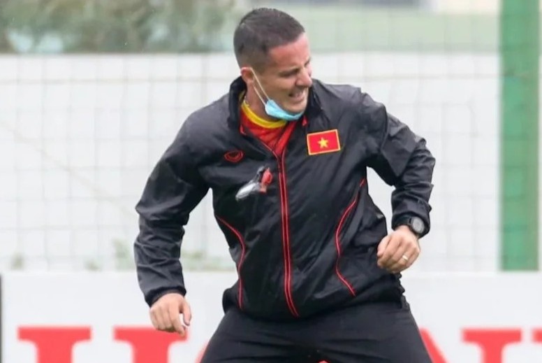 Chuyen gia Phap chi dao U23 Viet Nam khi HLV Lee mac Covid-19 hinh anh