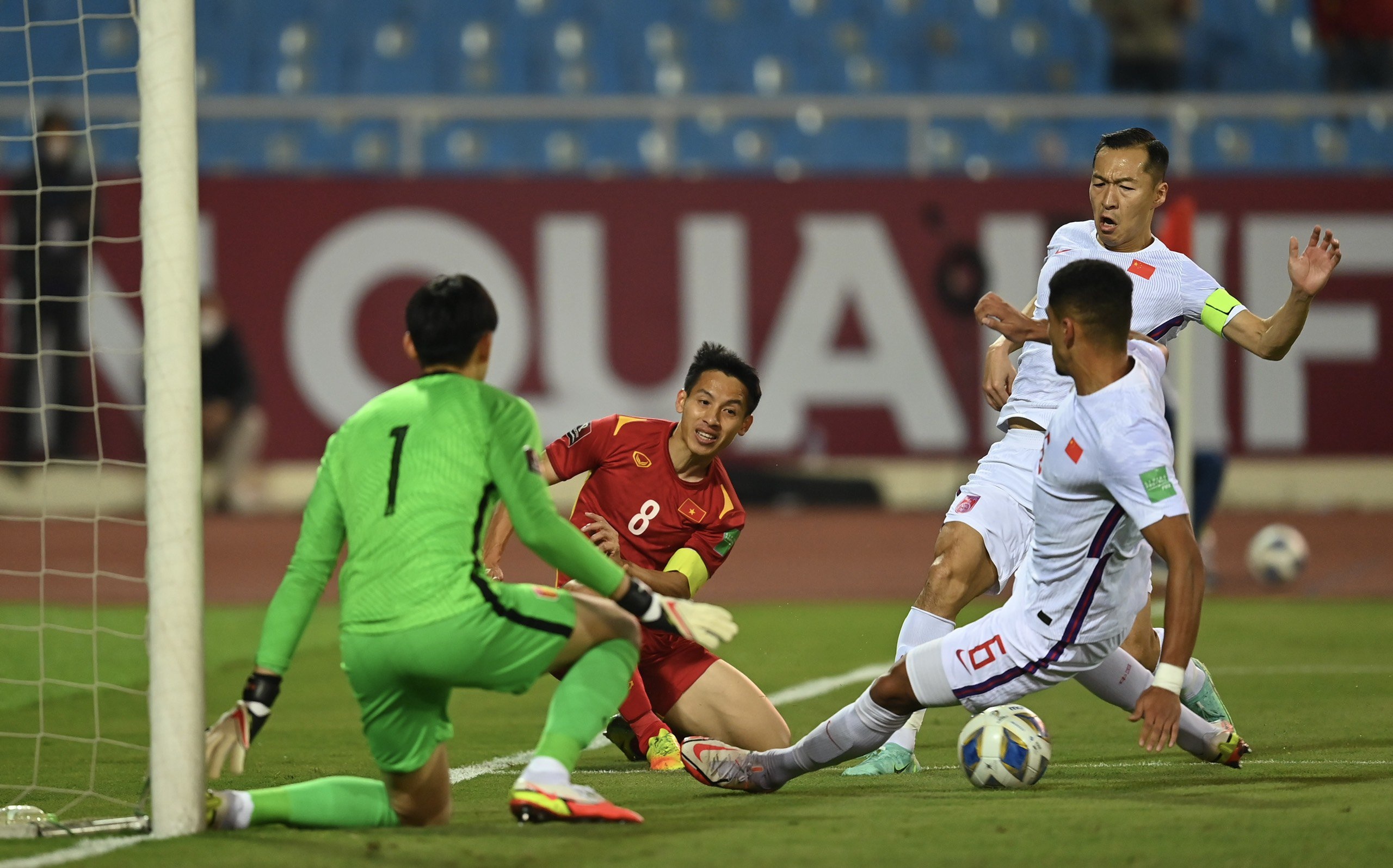 tuyen viet nam vs oman anh 1