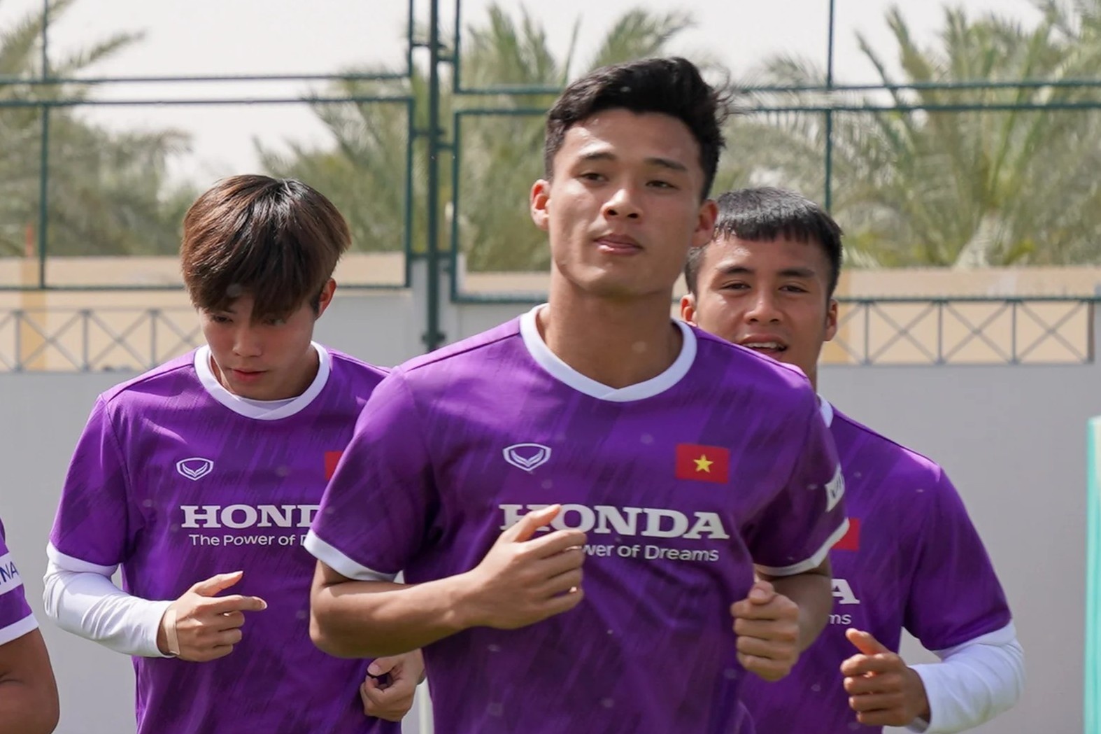 U23 Viet Nam gap kho khi tap luyen vao buoi trua o Dubai hinh anh