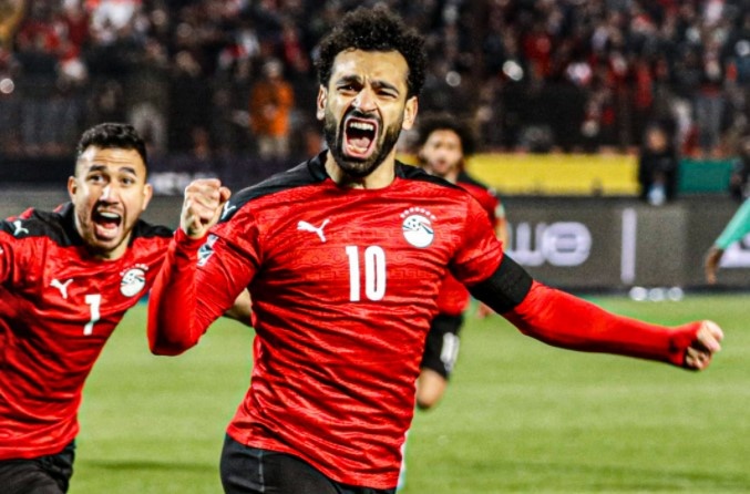 Salah giup Ai Cap chiem loi the o vong loai World Cup 2022 hinh anh