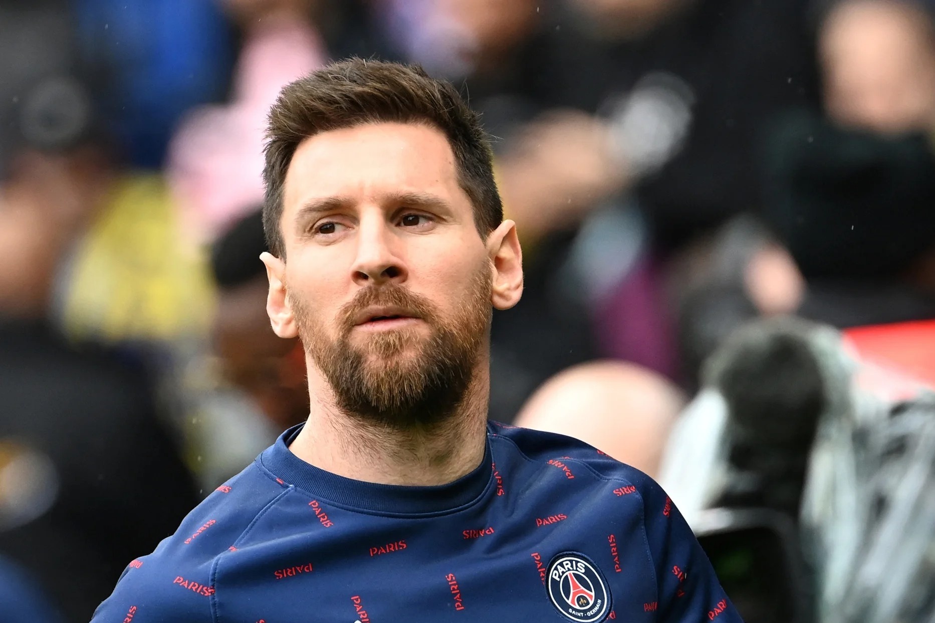 Fabregas: 'Tot nhat la CDV PSG nen biet on Messi' hinh anh