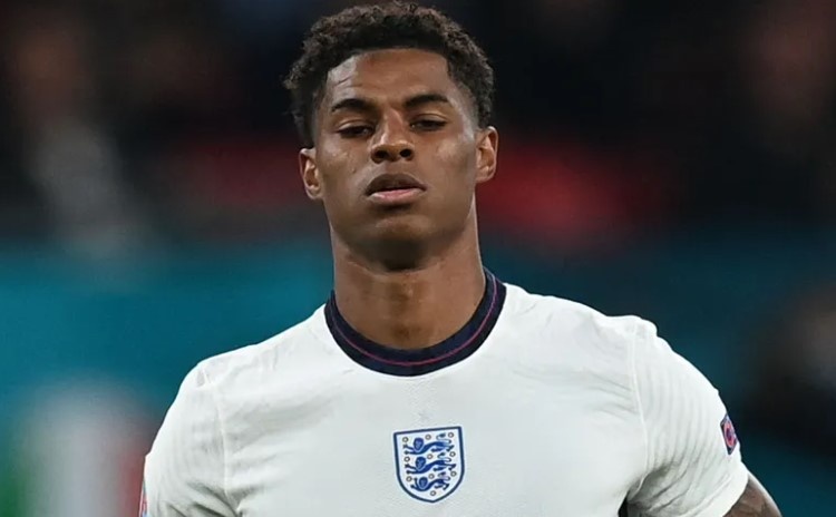 CDV 19 tuoi nhan an tu vi phan biet chung toc voi Rashford hinh anh