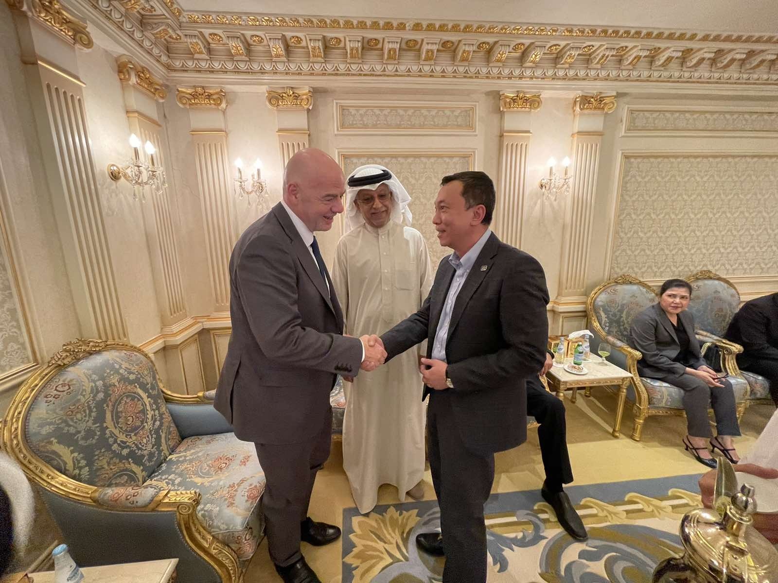 chu tich fifa khen bong da viet nam anh 1