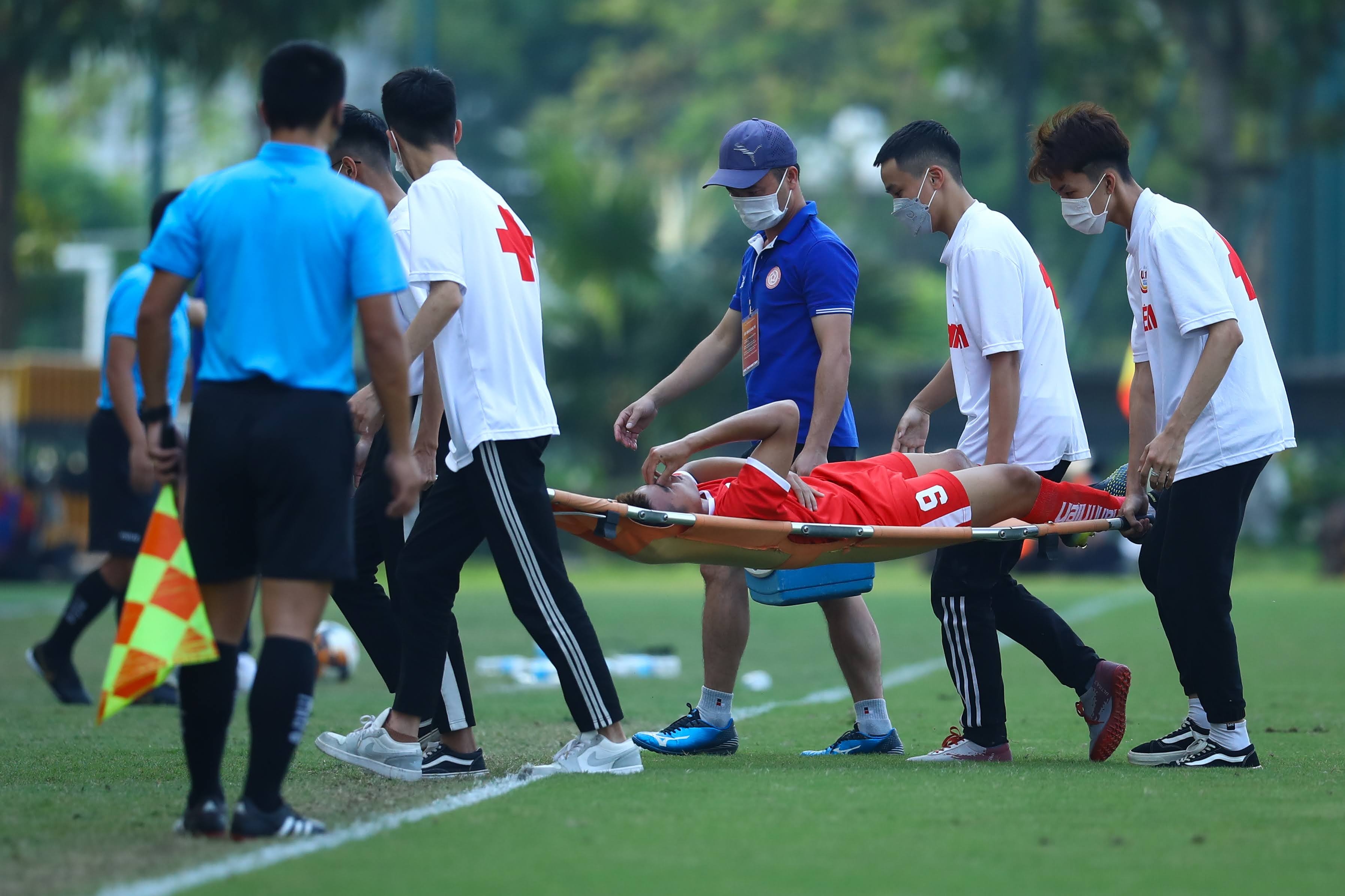 chung ket u19 quoc gia anh 6