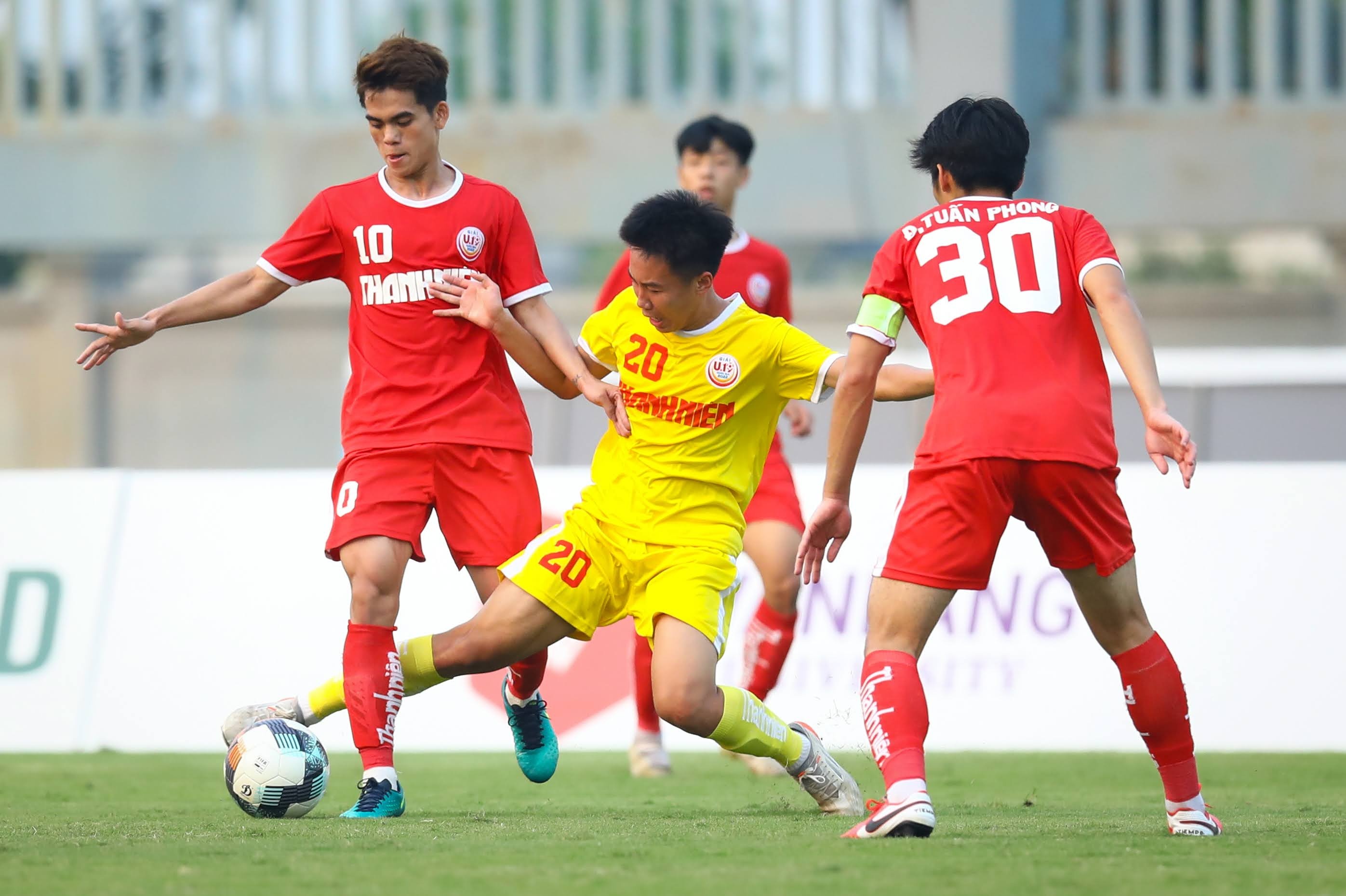 chung ket u19 quoc gia anh 1