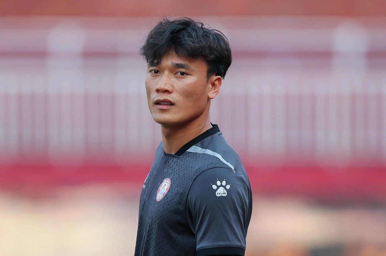 Tro ly doi TP.HCM: '11 cau thu lan cong anh huong den CLB' hinh anh