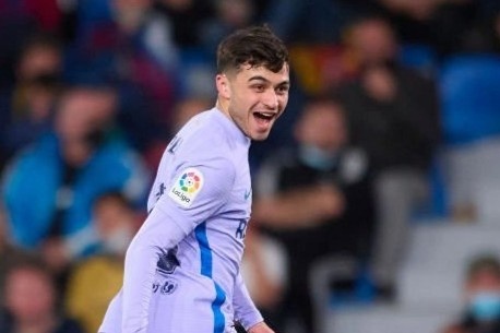 Barca thang o phut bu gio trong ngay chiu 3 qua phat den hinh anh