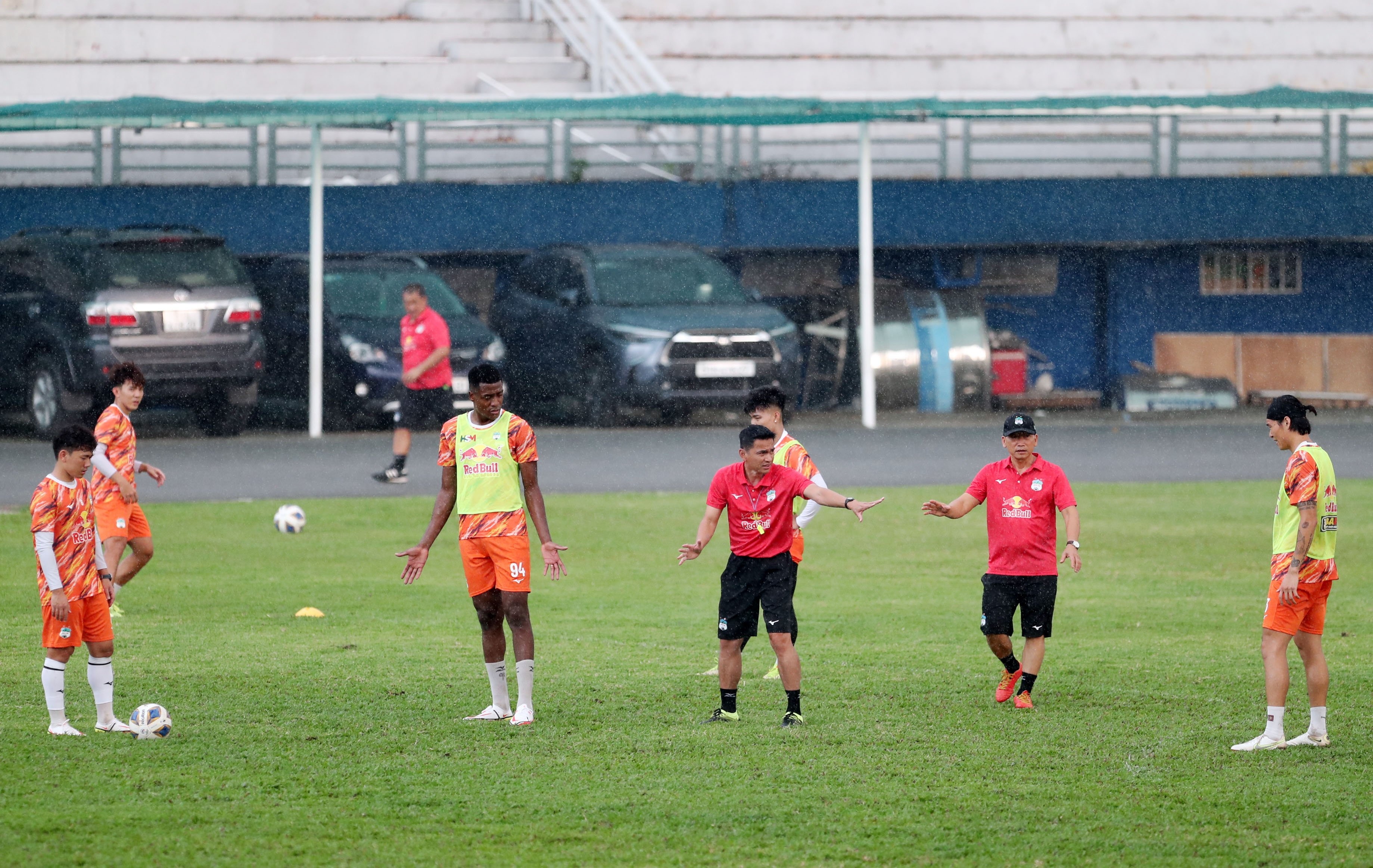 hagl tap luyen anh 8