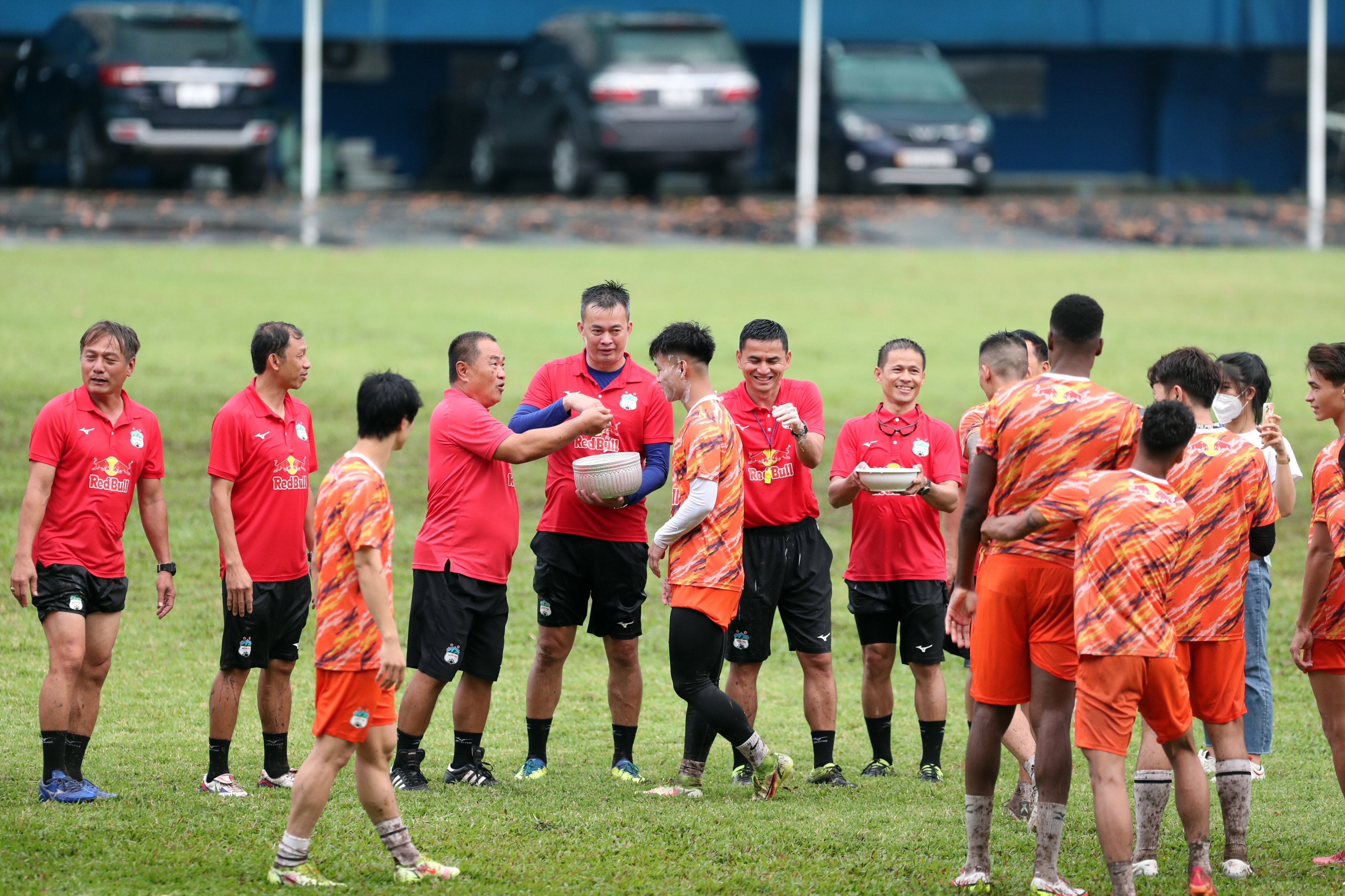 hagl tap luyen anh 1