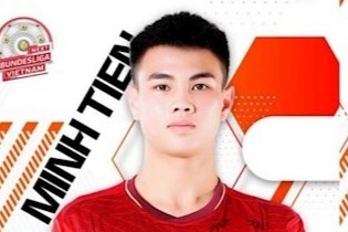 Cau thu sinh nam 2005 cua HAGL duoc giu lai Duc de tap them hinh anh