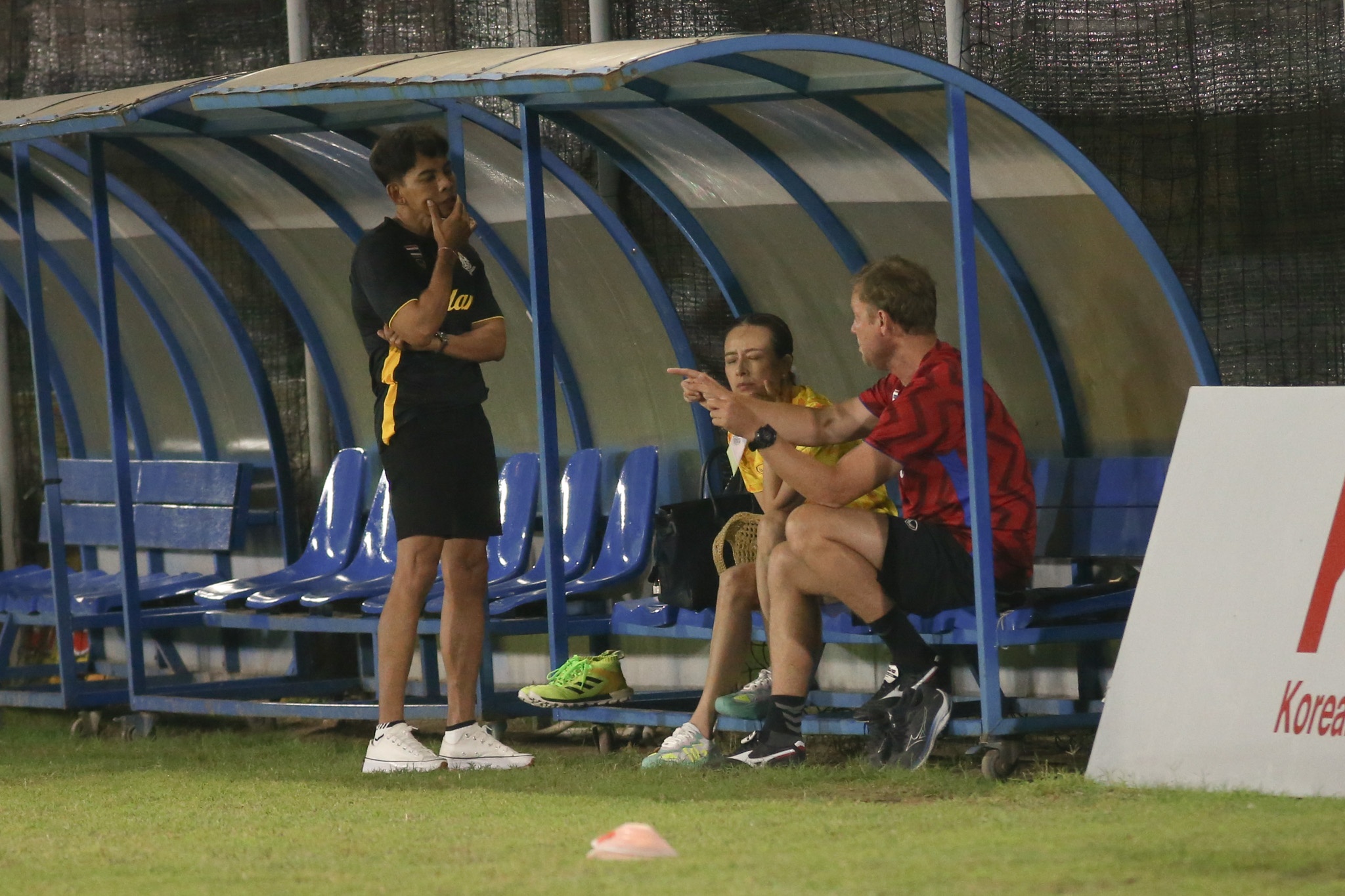 madam pang tro chuyen voi chanathip anh 3