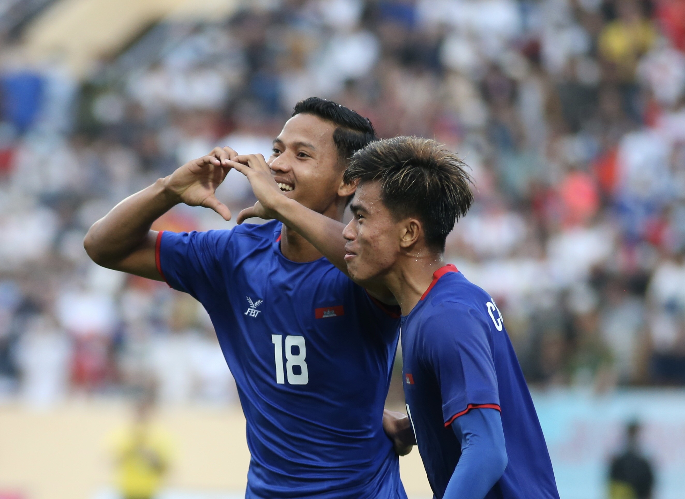 HLV U23 Lao: 'Campuchia duong nhu lot xac' hinh anh