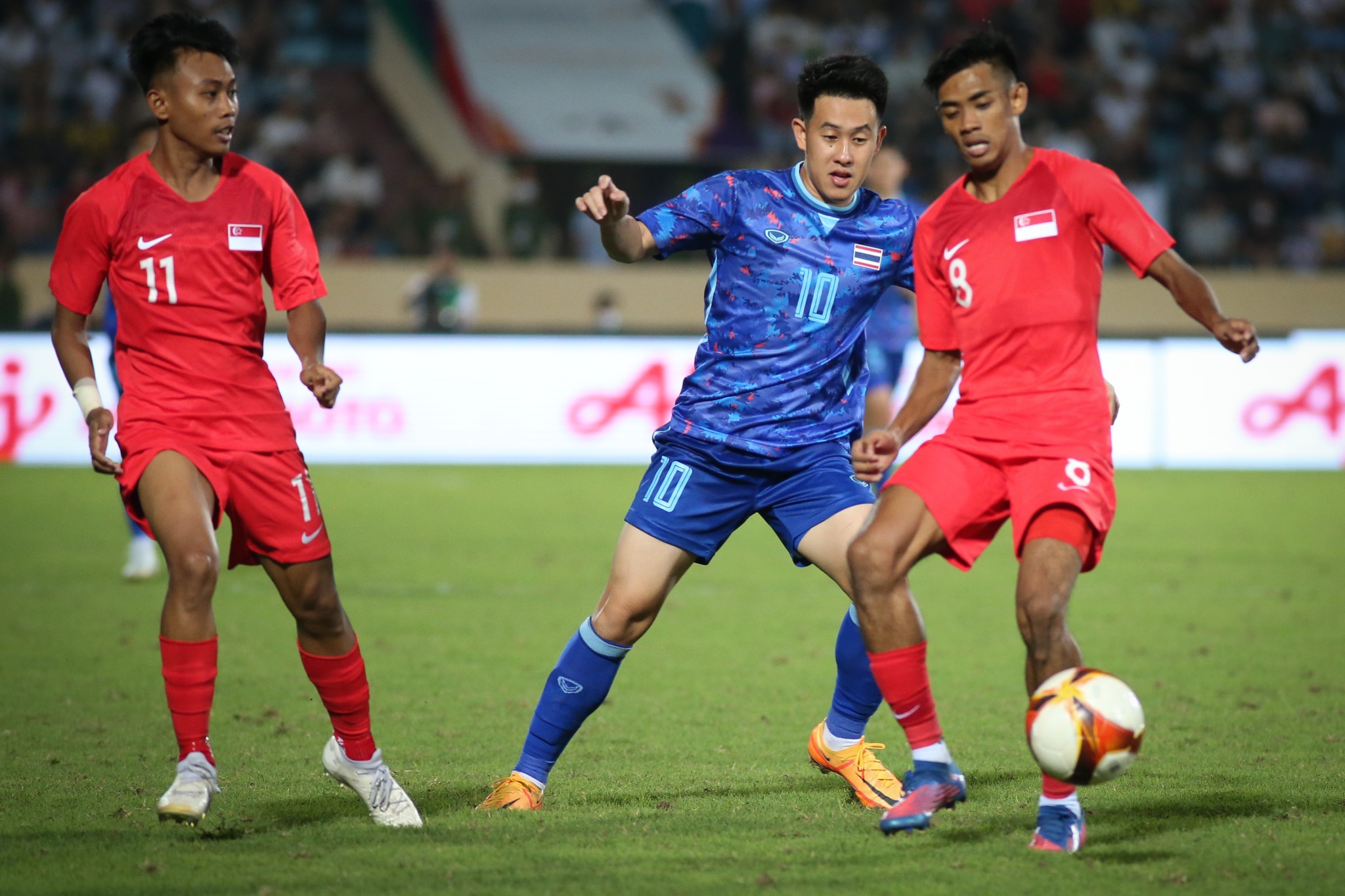 hai cau thu qua tuoi u23 thai lan anh 7