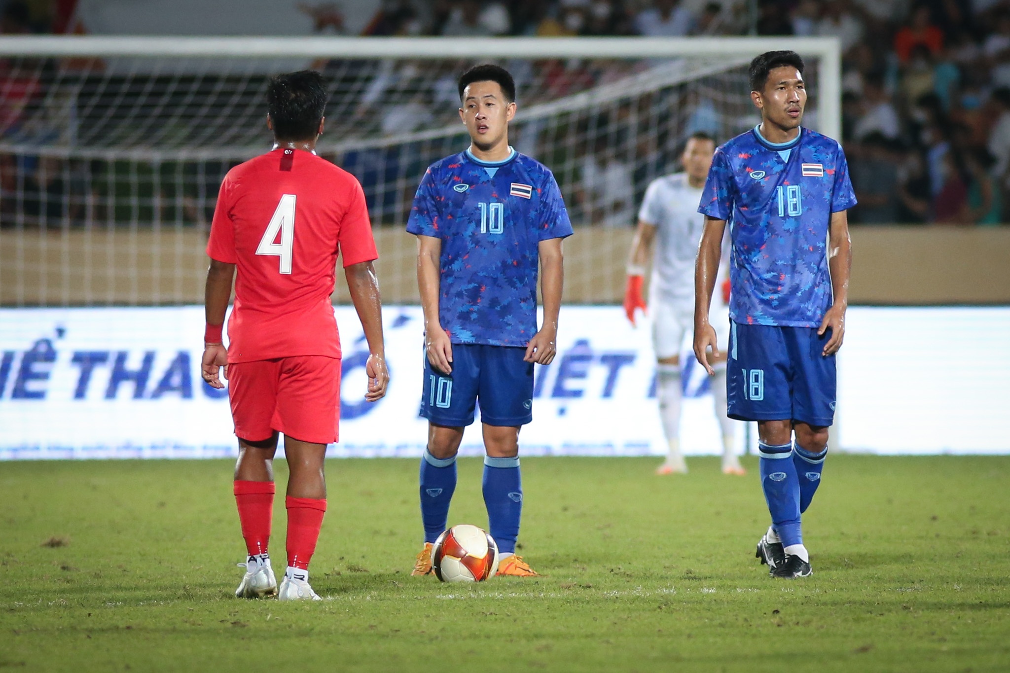 hai cau thu qua tuoi u23 thai lan anh 1