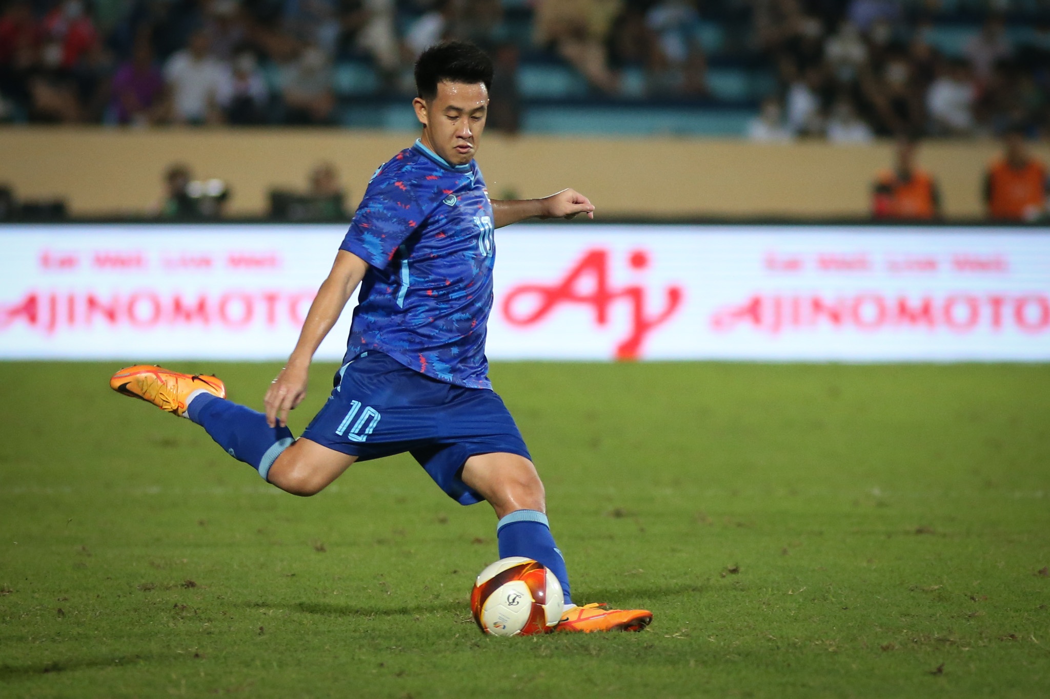 hai cau thu qua tuoi u23 thai lan anh 5