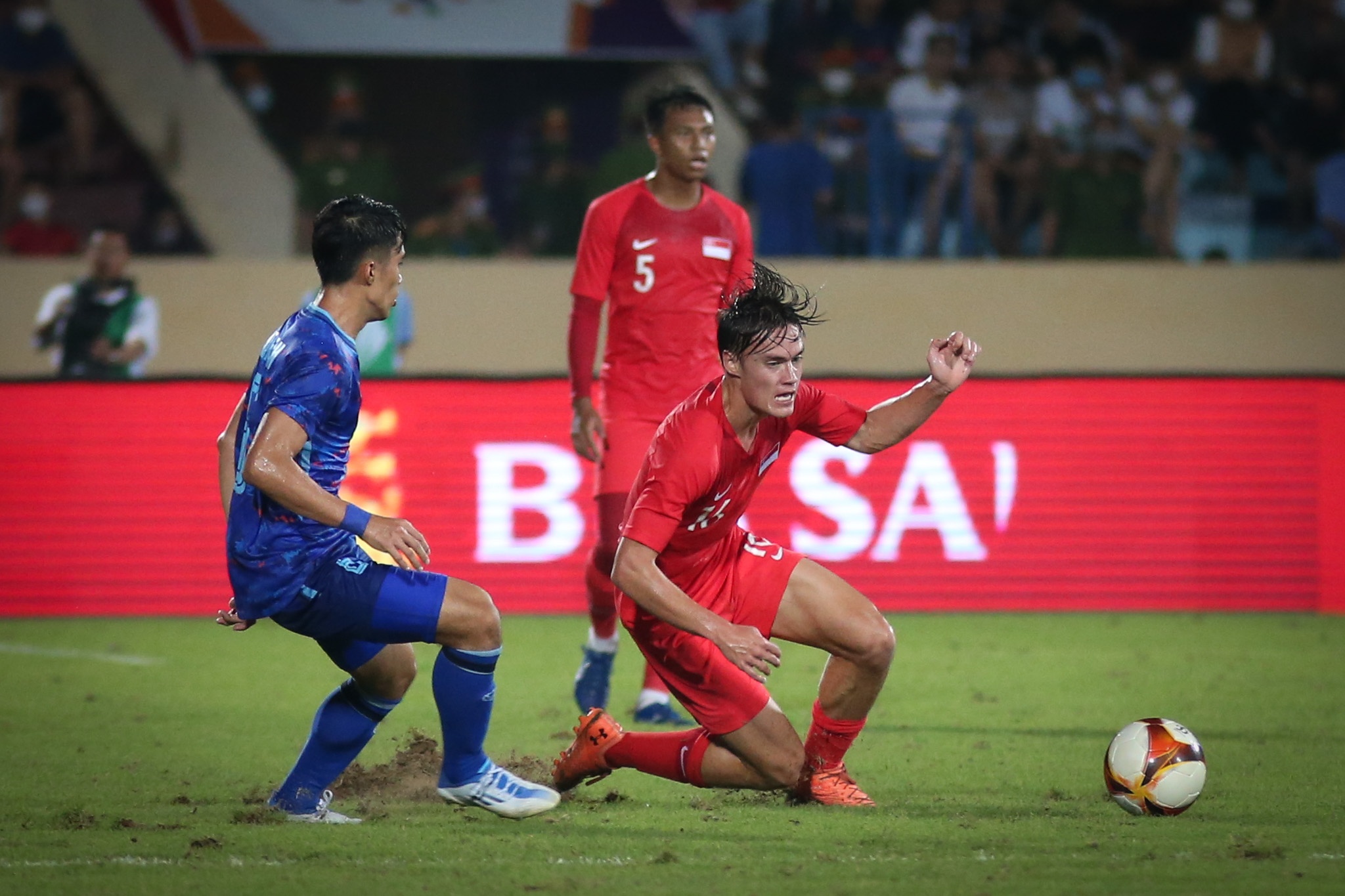 mat san thien truong anh 3