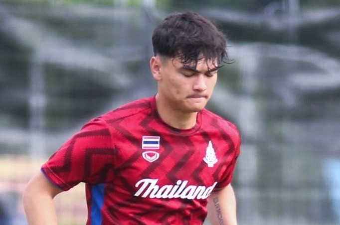 Cau thu goc Dan Mach cua U23 Thai Lan met moi vi thoi tiet o Viet Nam hinh anh