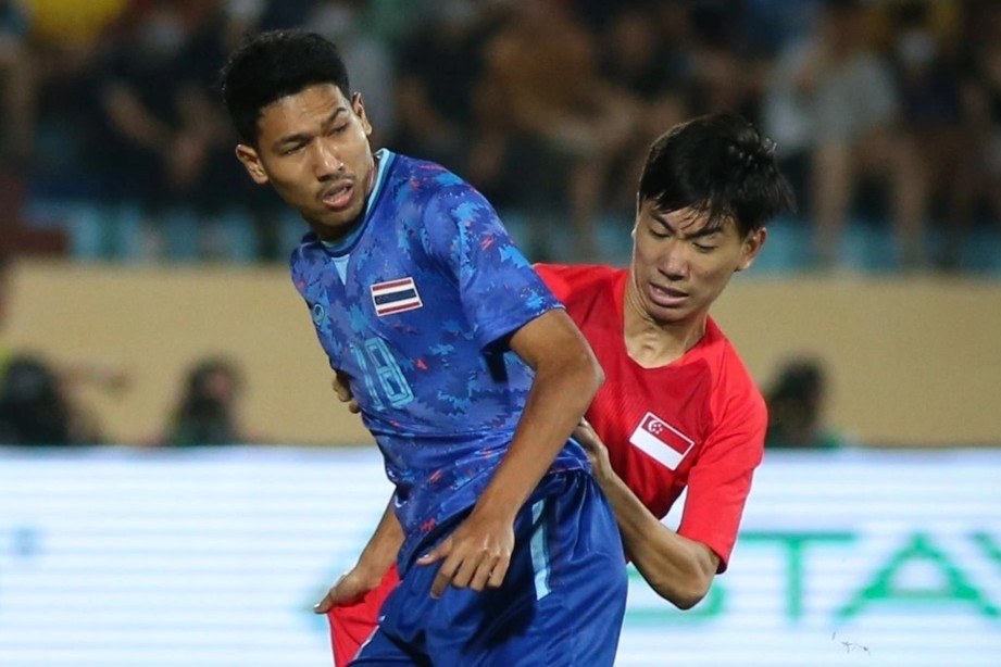 U23 Thai Lan vuot troi Singapore nho 2 cau thu qua tuoi hinh anh