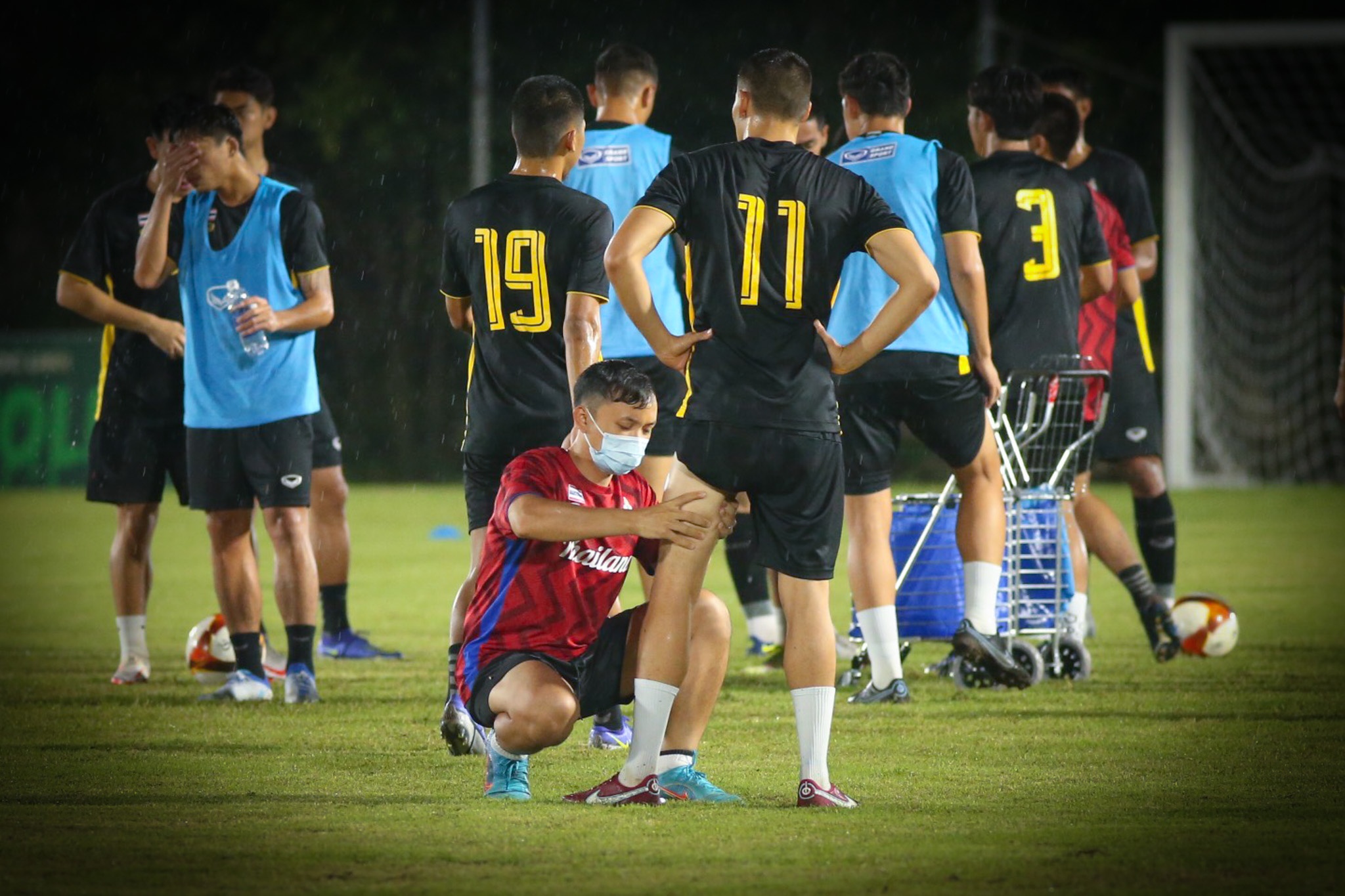 u23 thai lan tap trong mua anh 7