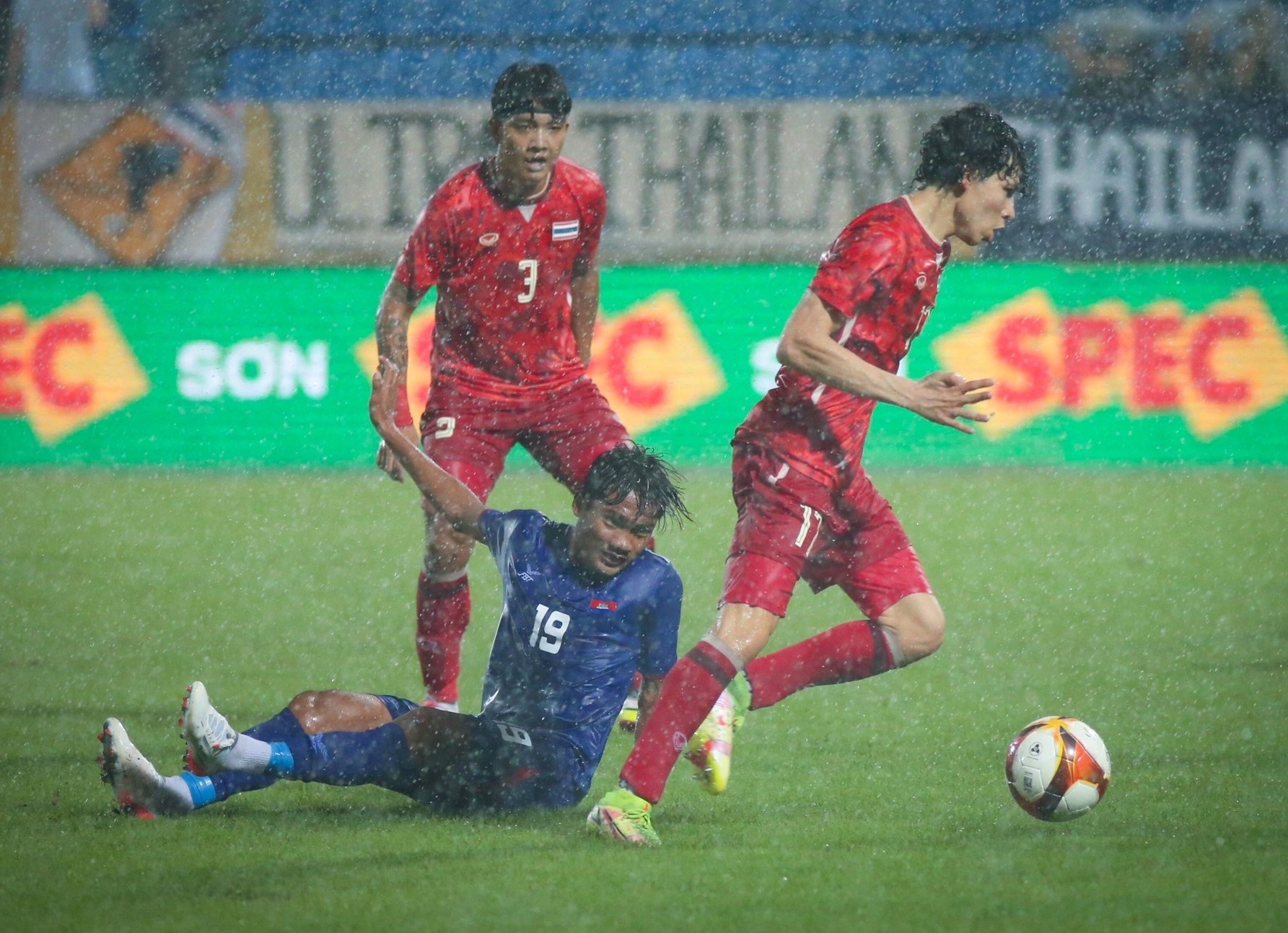 Sao tre tu Anh nen dau de thi dau cho U23 Thai Lan trong mua hinh anh