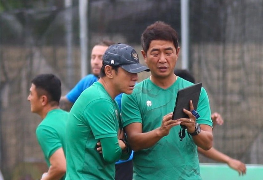 U23 Indonesia tap chien thuat buoi trua o Nam Dinh hinh anh