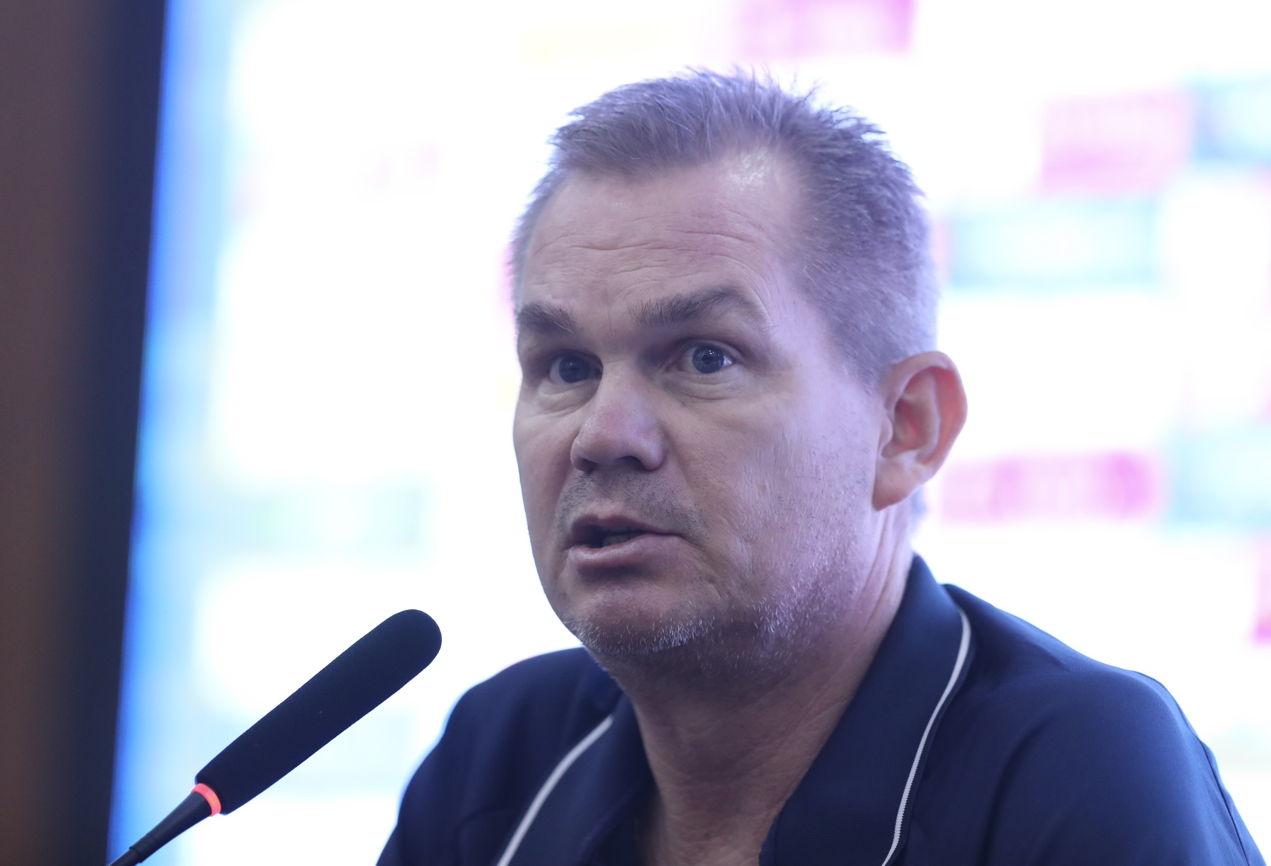 HLV nguoi Australia roi ghe thuyen truong U23 Malaysia hinh anh