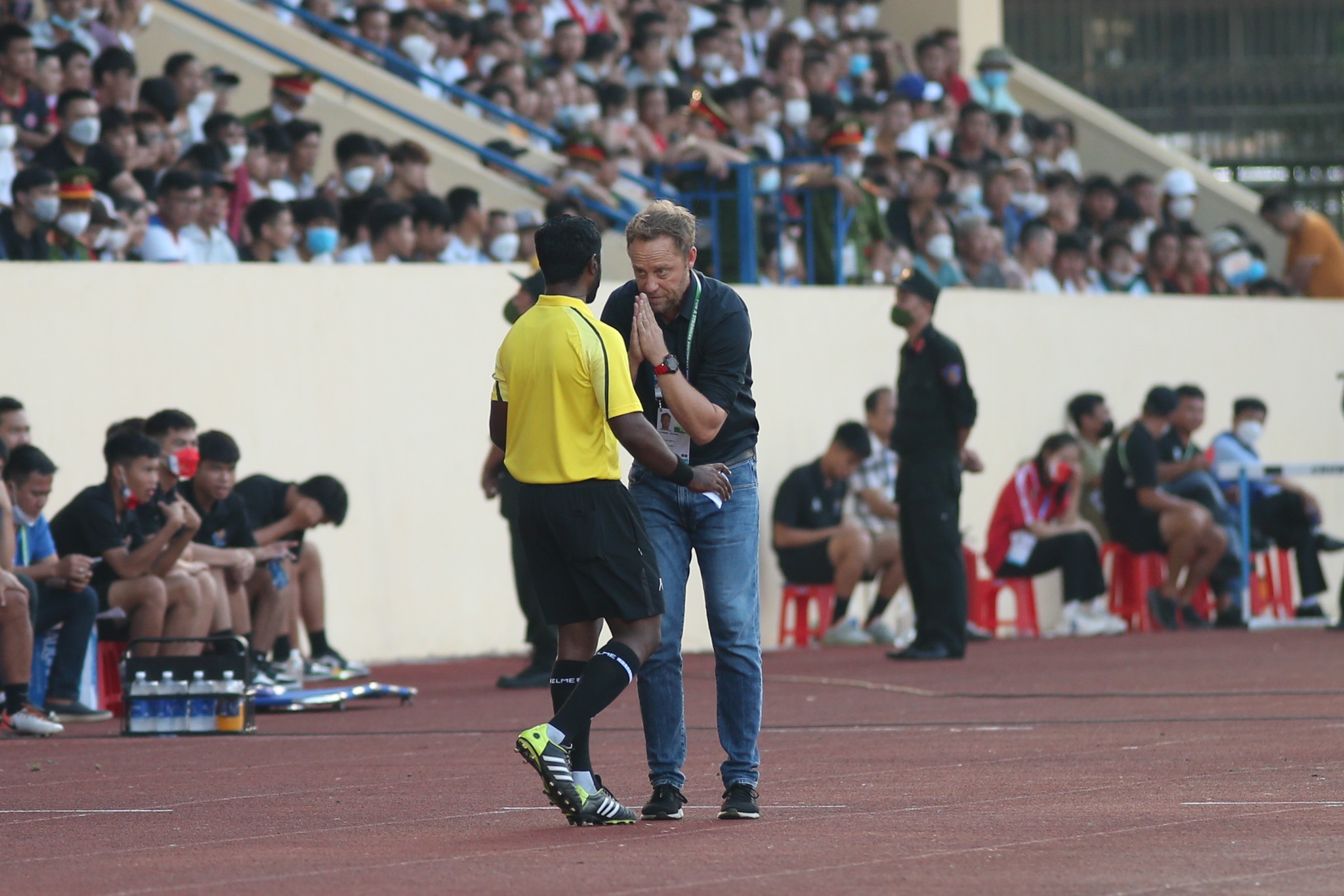 hlv polking chap tai truoc trong tai anh 4