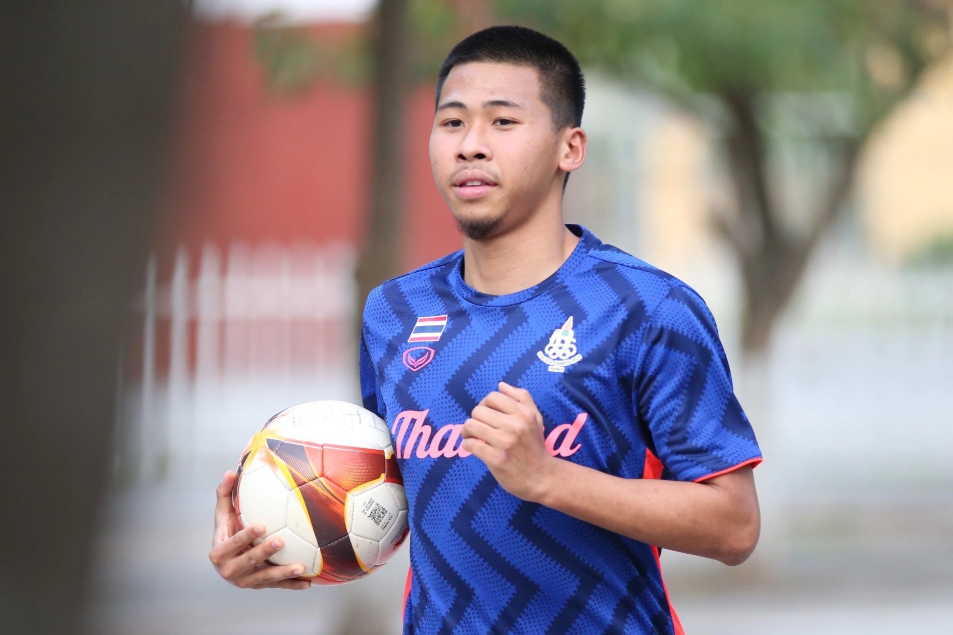 Tien ve U23 Thai Lan: 'Viet Nam la doi manh nhat' hinh anh