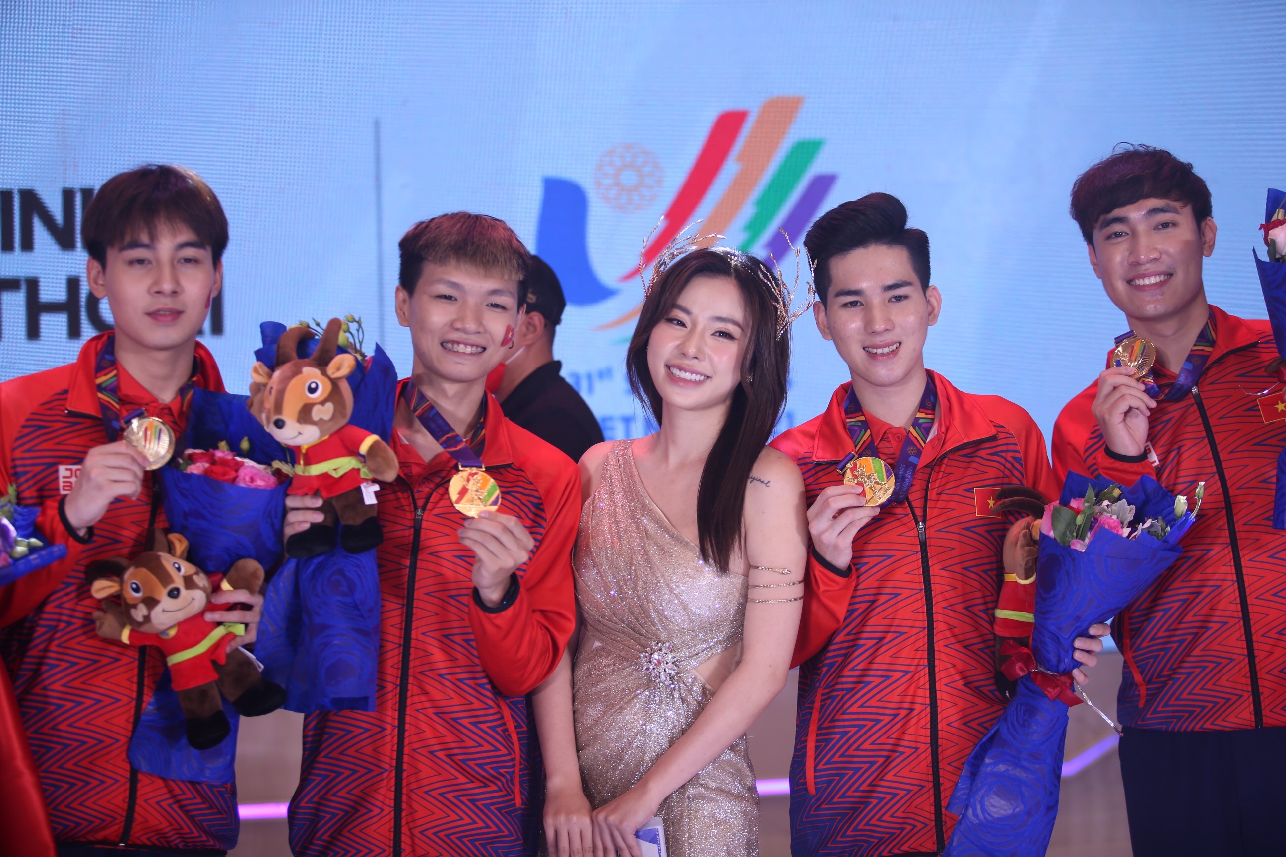 Tuyen LMHT Viet Nam the hien suc manh o SEA Games 31 hinh anh