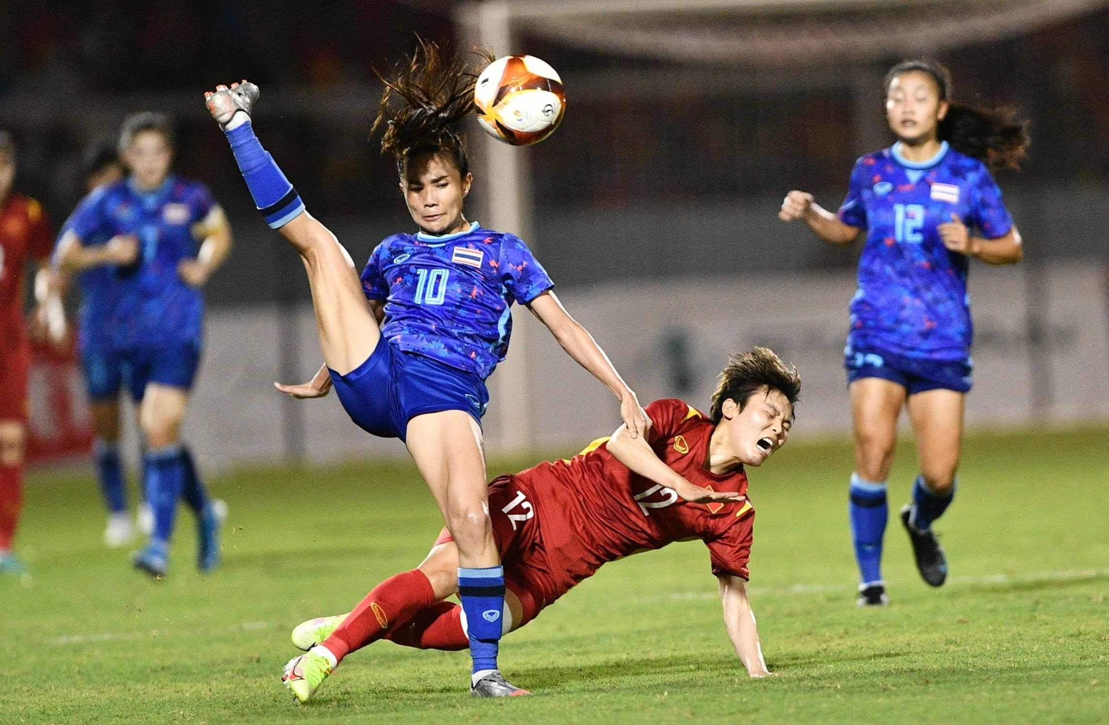 Tuyen nu Thai Lan vao bang tu than o AFF Cup 2022 hinh anh