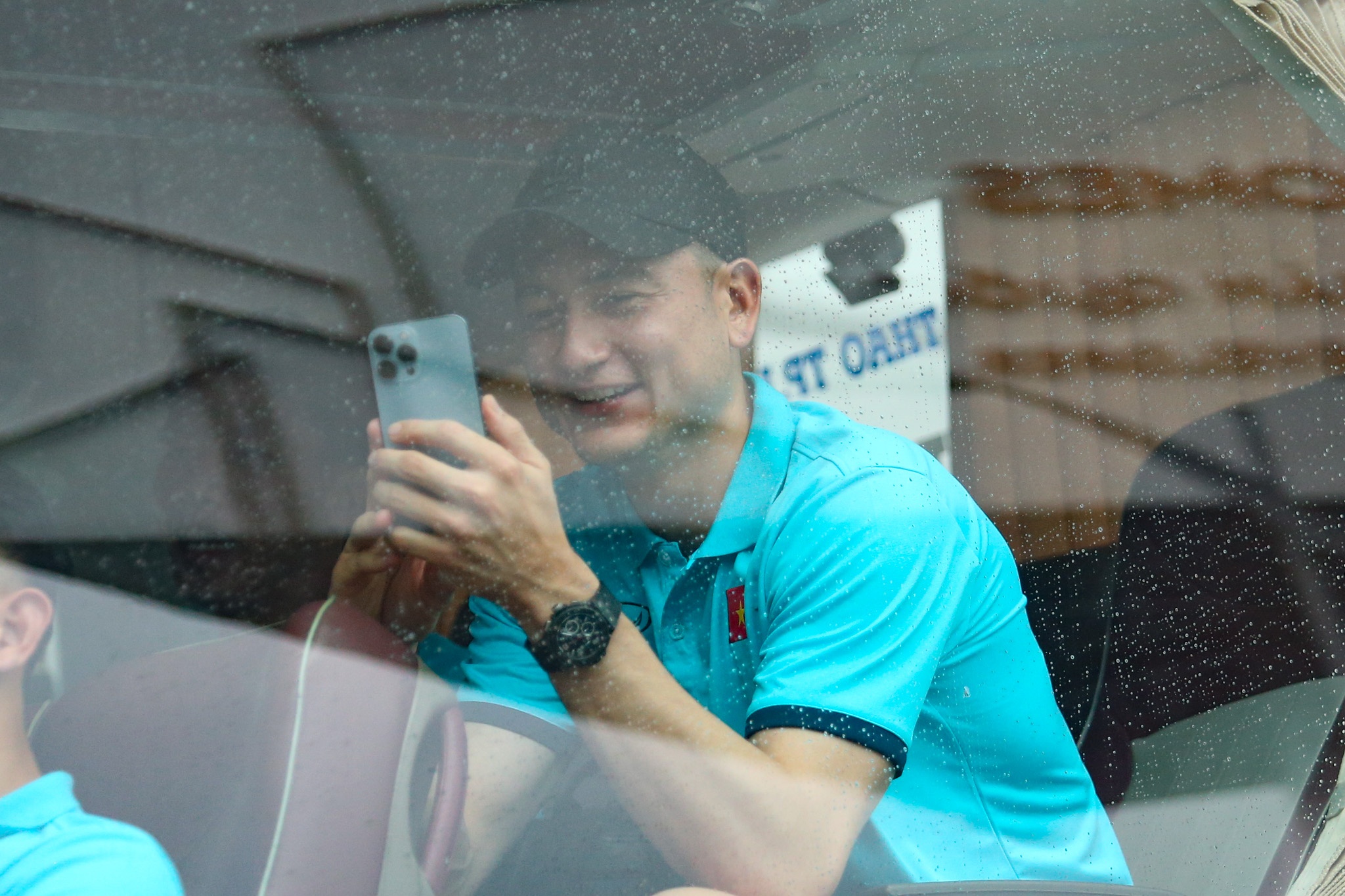 Van Lam thich thu khi duoc CDV chao don tai TP.HCM hinh anh