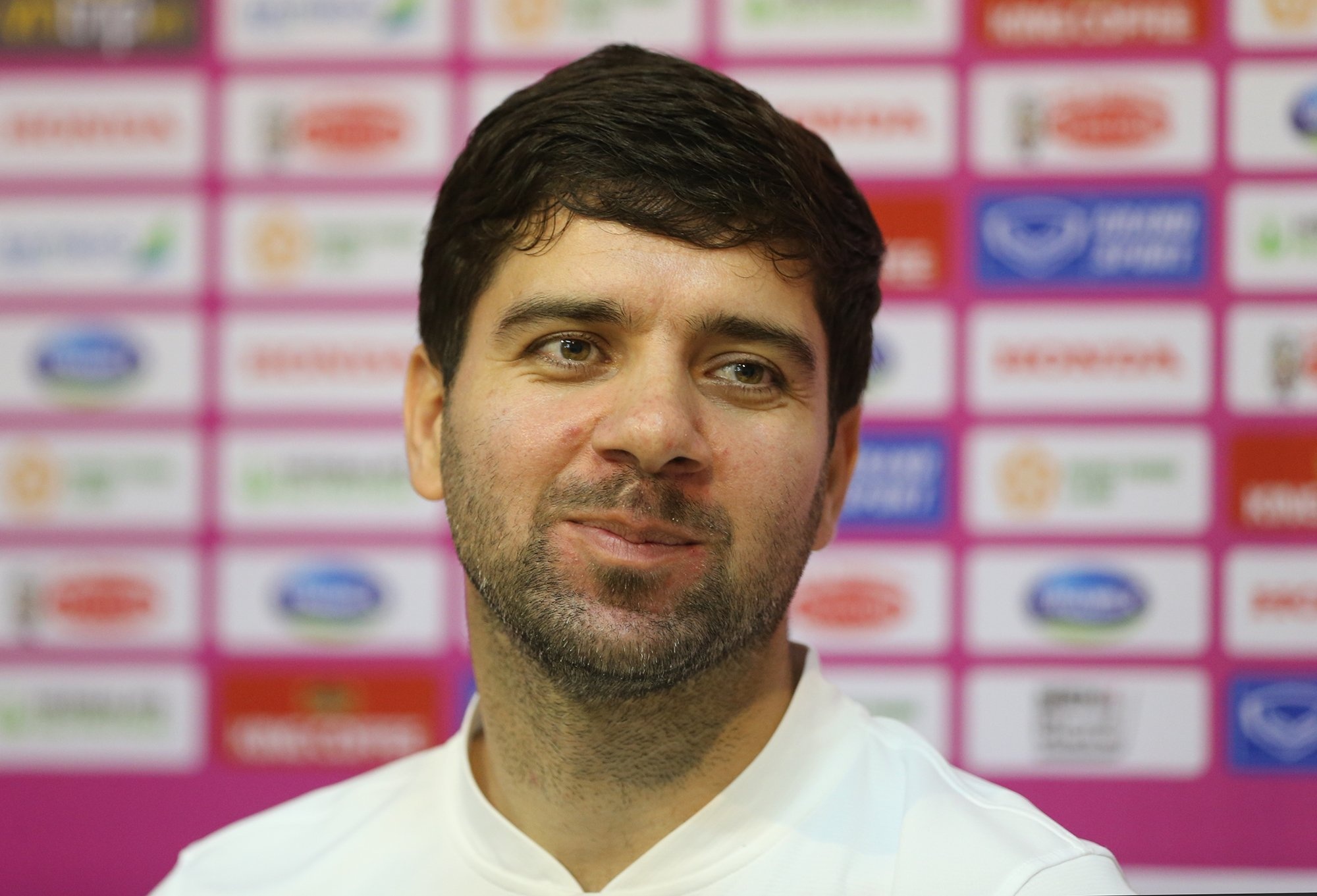 HLV Afghanistan: Viet Nam khong phu thuoc ngoi sao kieu Ronaldo, Messi hinh anh