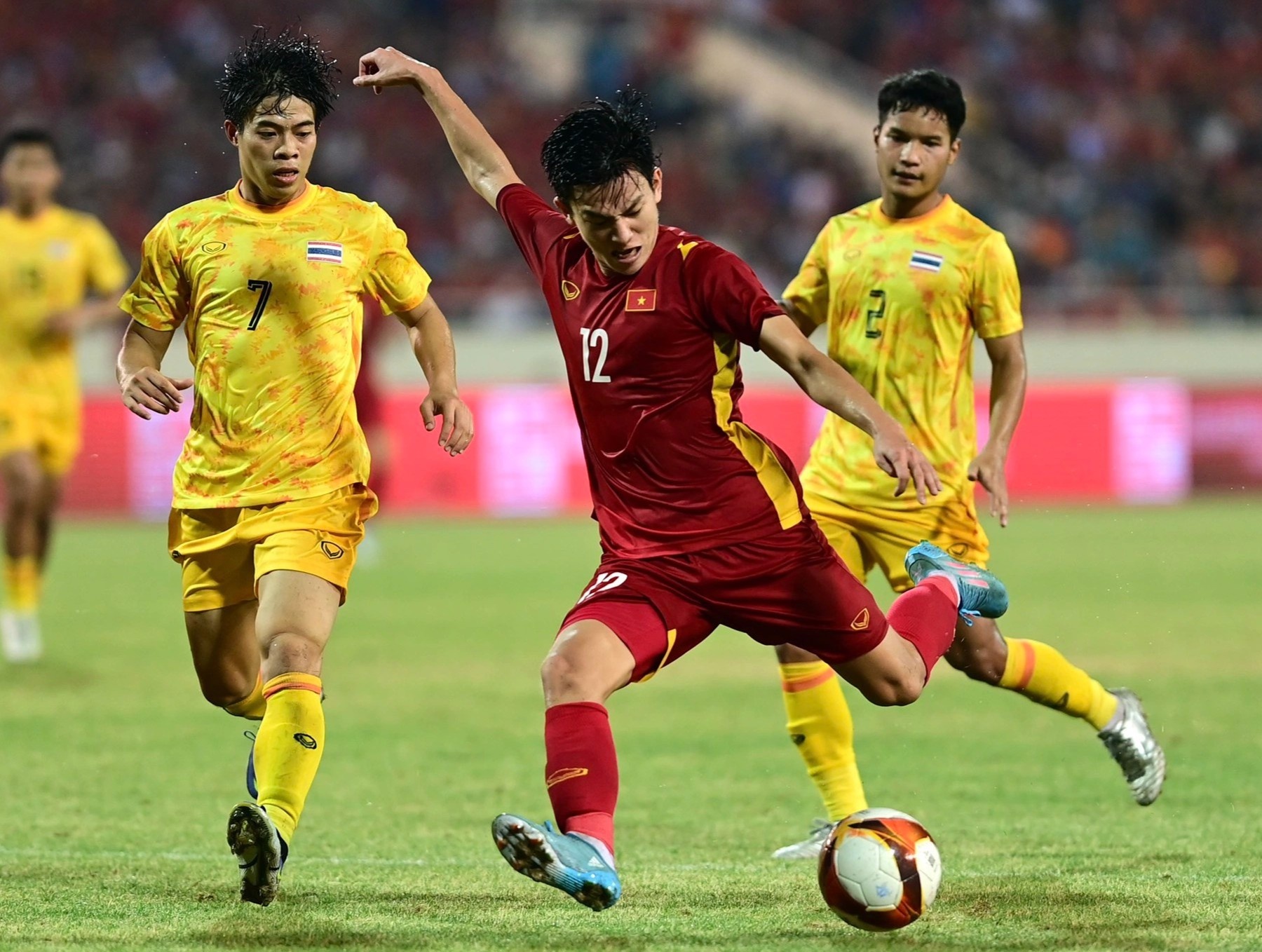 Hoan canh trai nguoc cua U23 Viet Nam va Thai Lan hinh anh