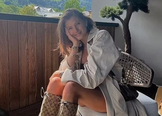 Ballack hen ho voi ban cua con trai qua co hinh anh