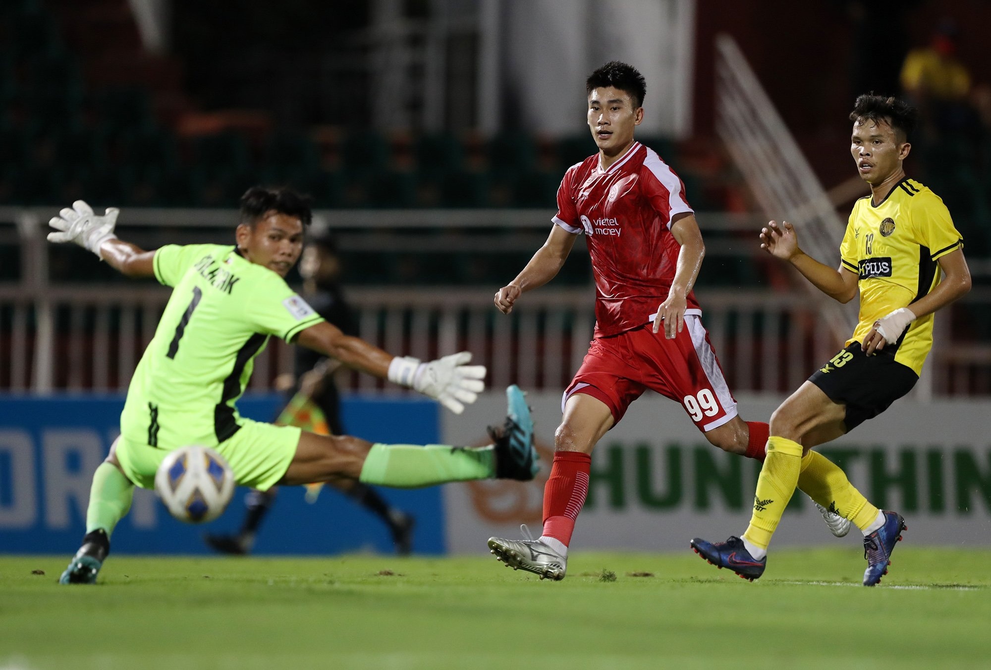 nham manh dung toa sang anh 4