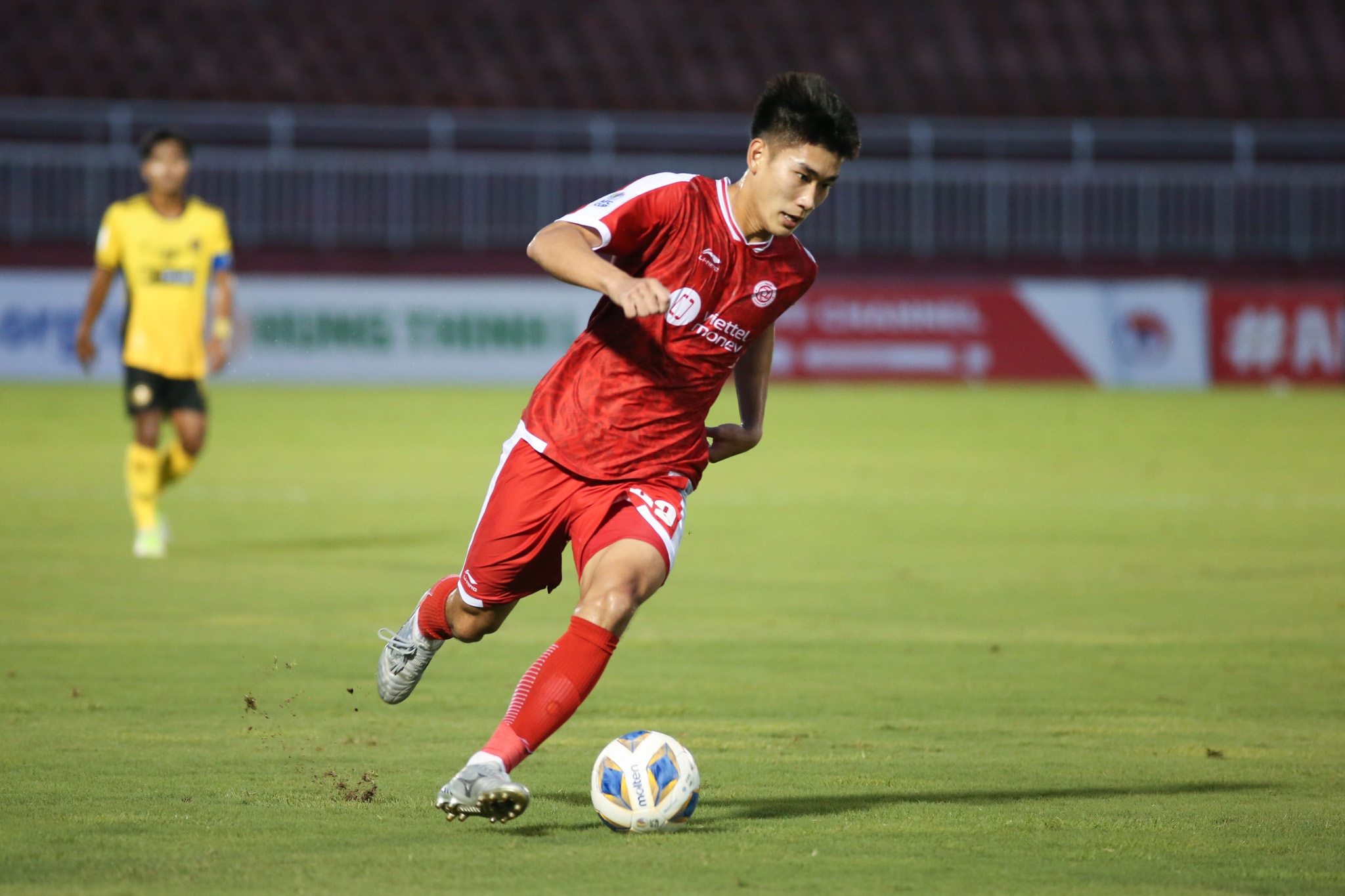 nham manh dung toa sang anh 2