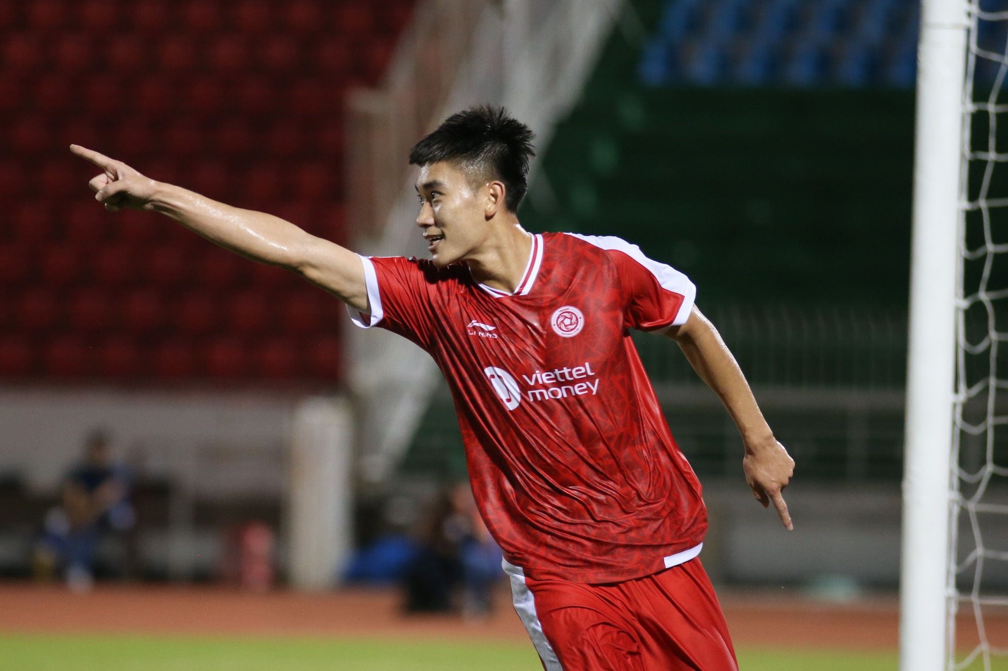 nham manh dung toa sang anh 5