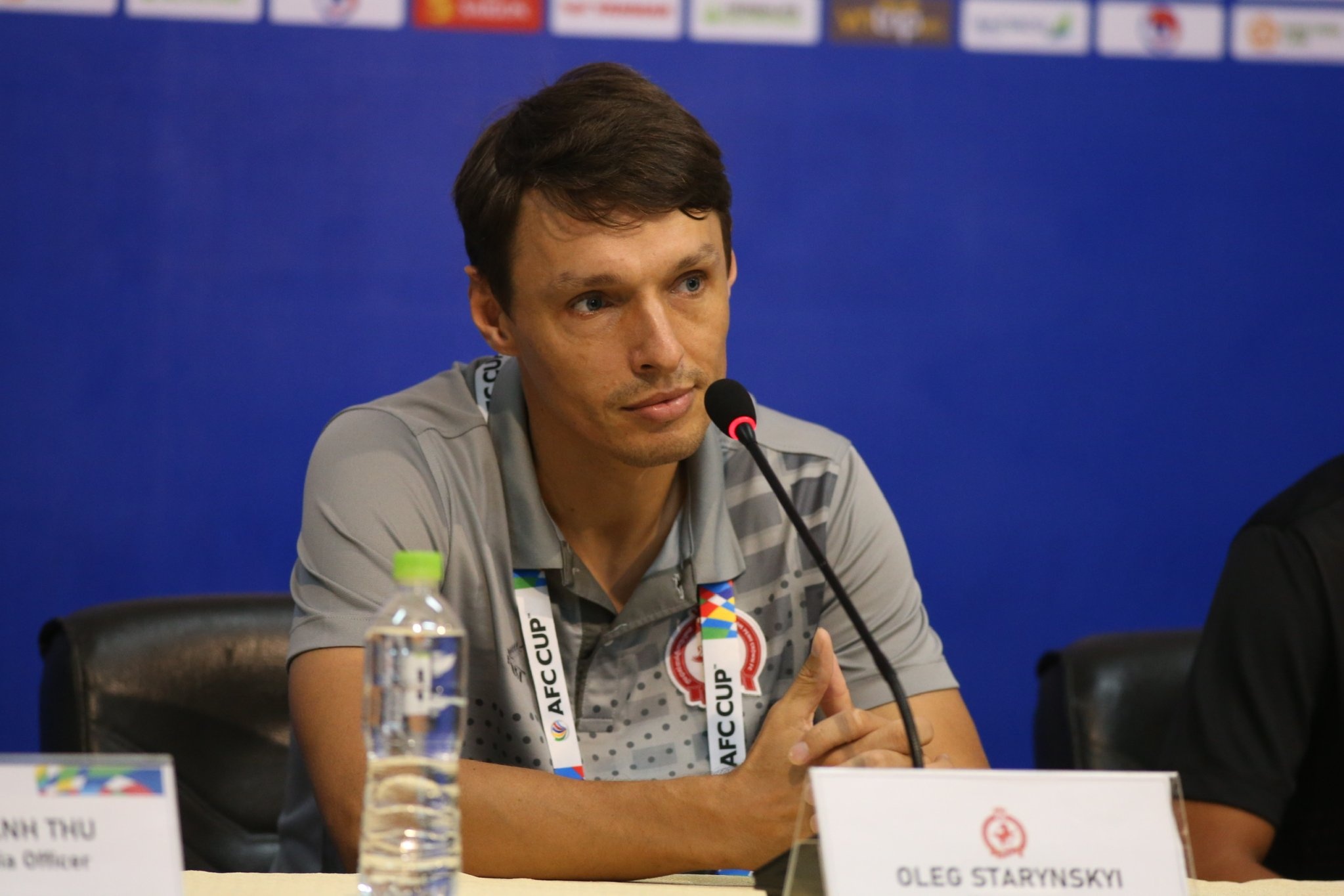 HLV Ukraine: Cau thu Campuchia co the choi song phang o giai chau A hinh anh