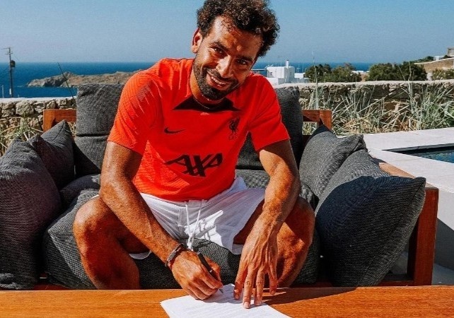 Salah o lai Liverpool hinh anh