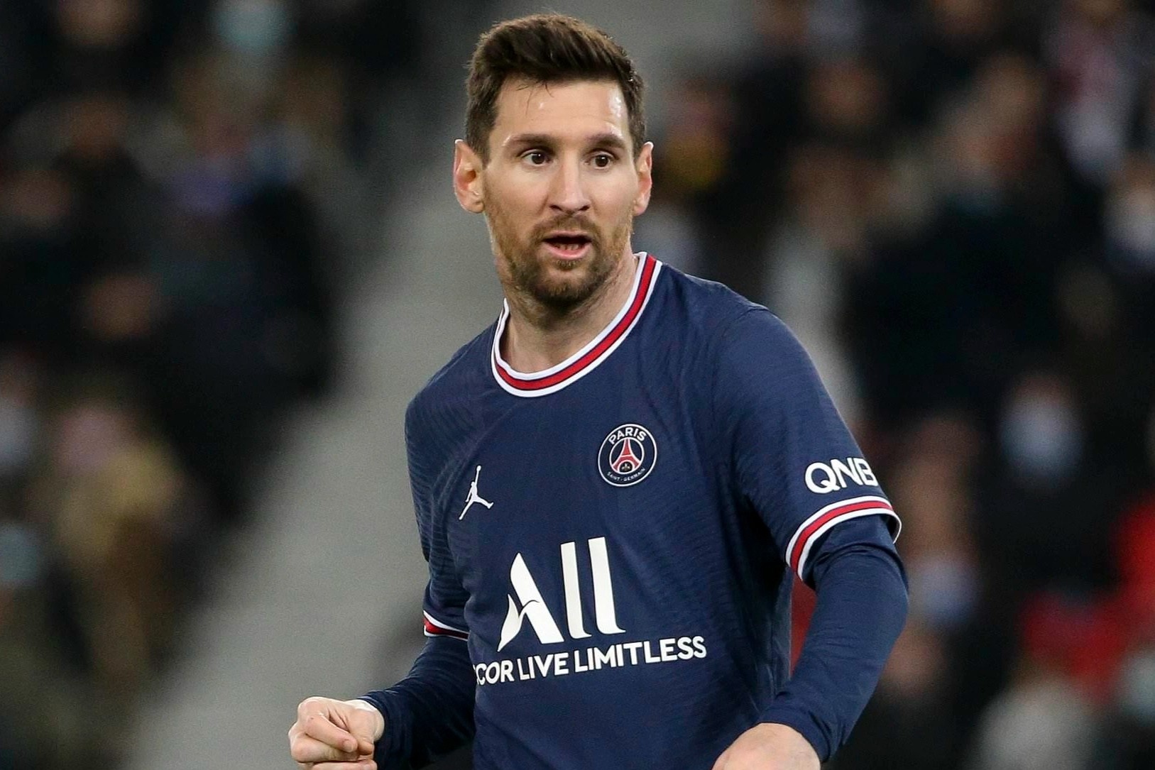 Messi chua san sang gia han hop dong voi PSG hinh anh