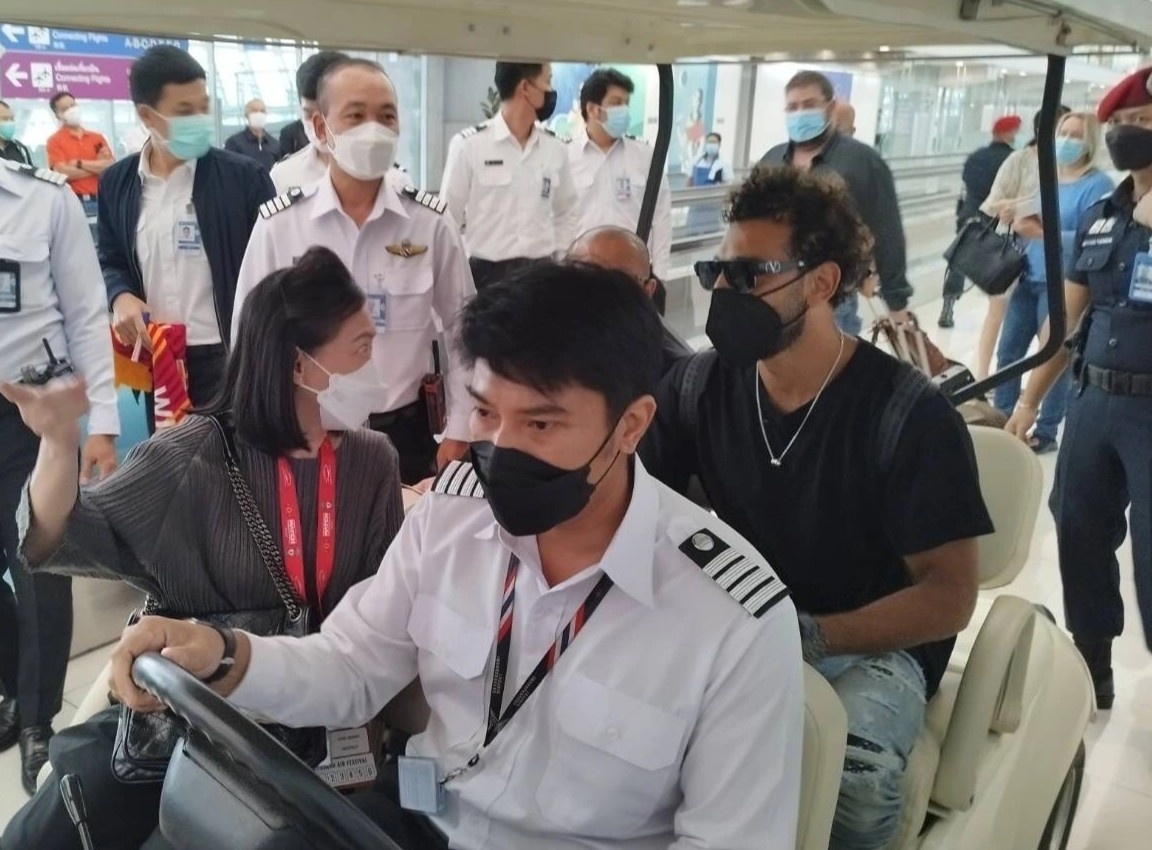 Salah duoc ho tong khi den Thai Lan hinh anh