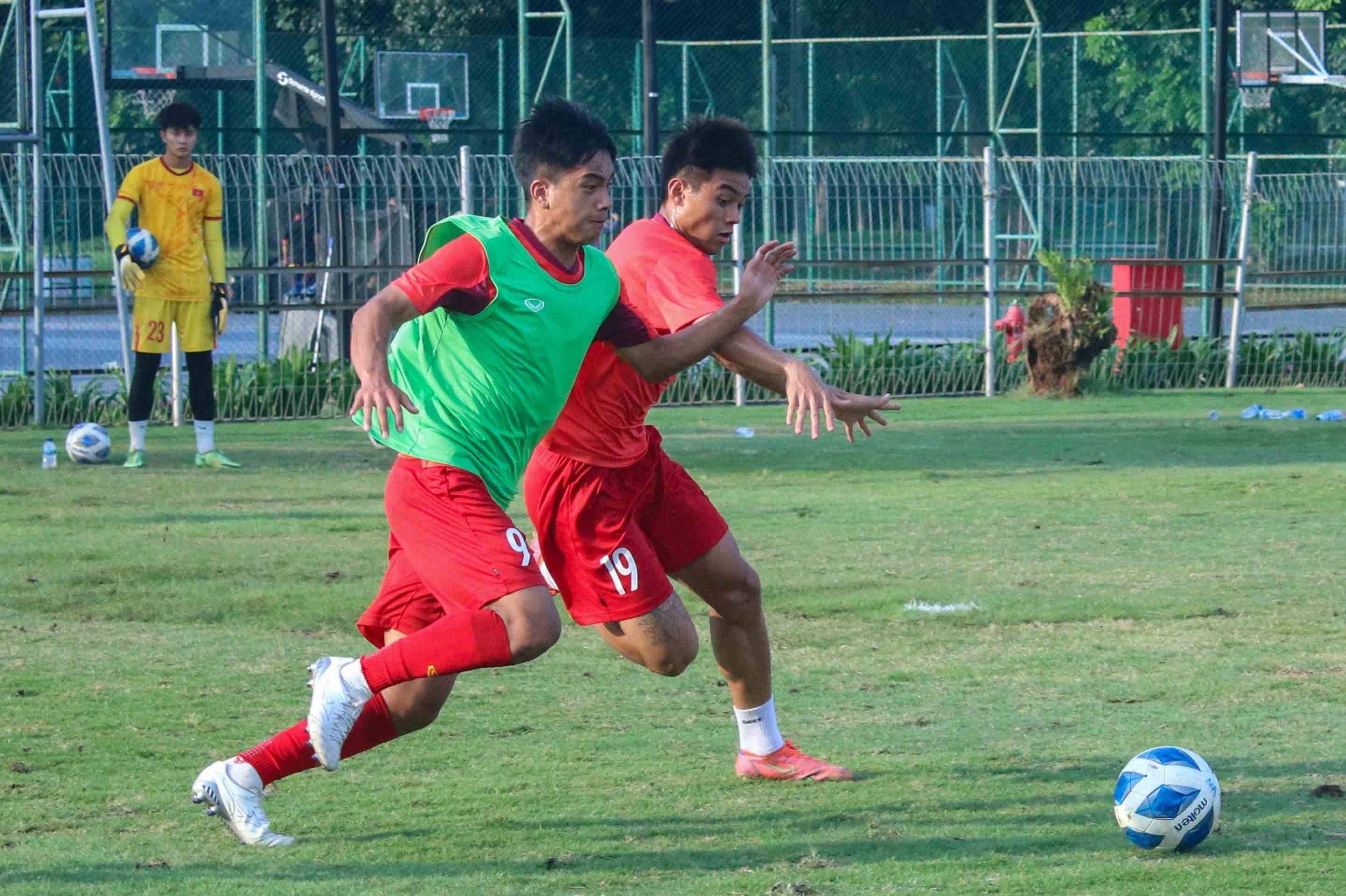 U19 Viet Nam hop rut kinh nghiem sau tran thua Malaysia hinh anh