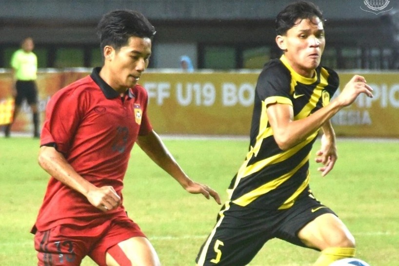 Thang Lao 2-0, U19 Malaysia vo dich giai Dong Nam A hinh anh