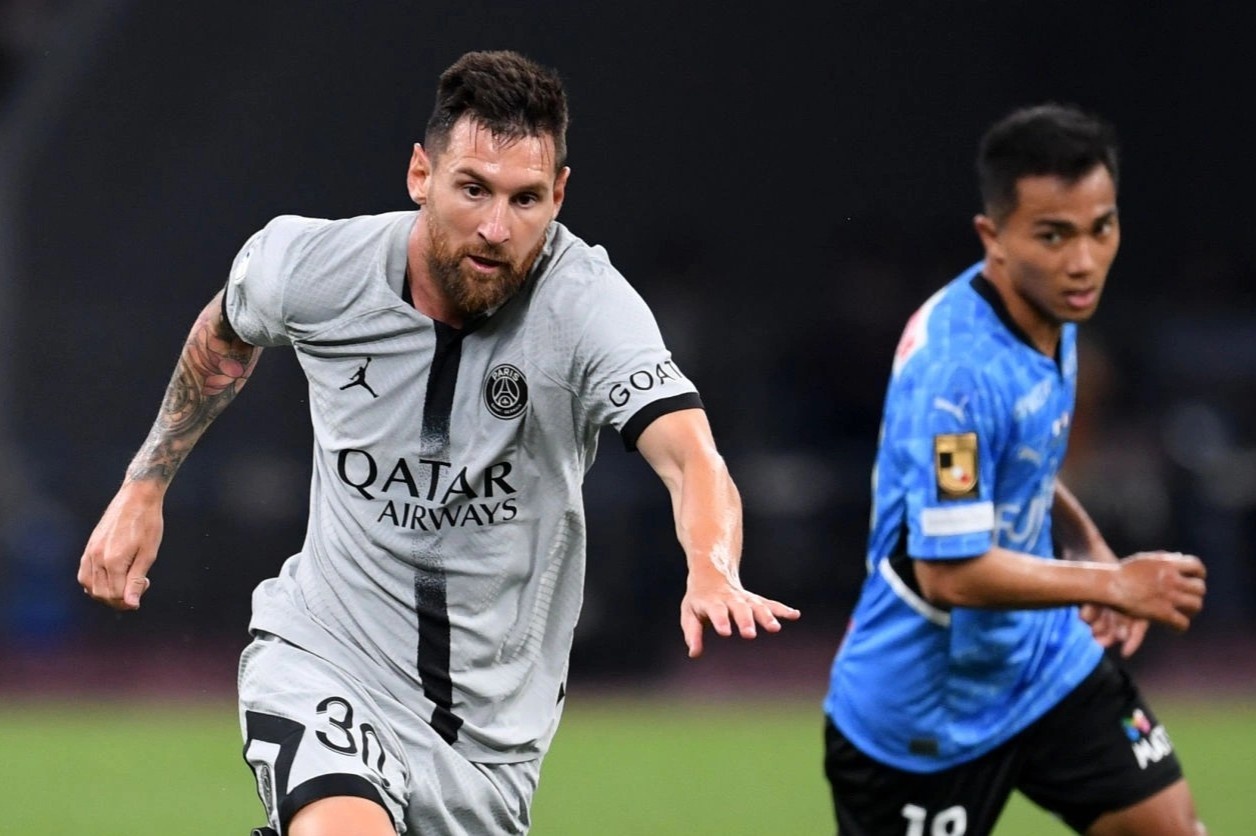 Chanathip tiec vi quen chup anh voi Messi hinh anh