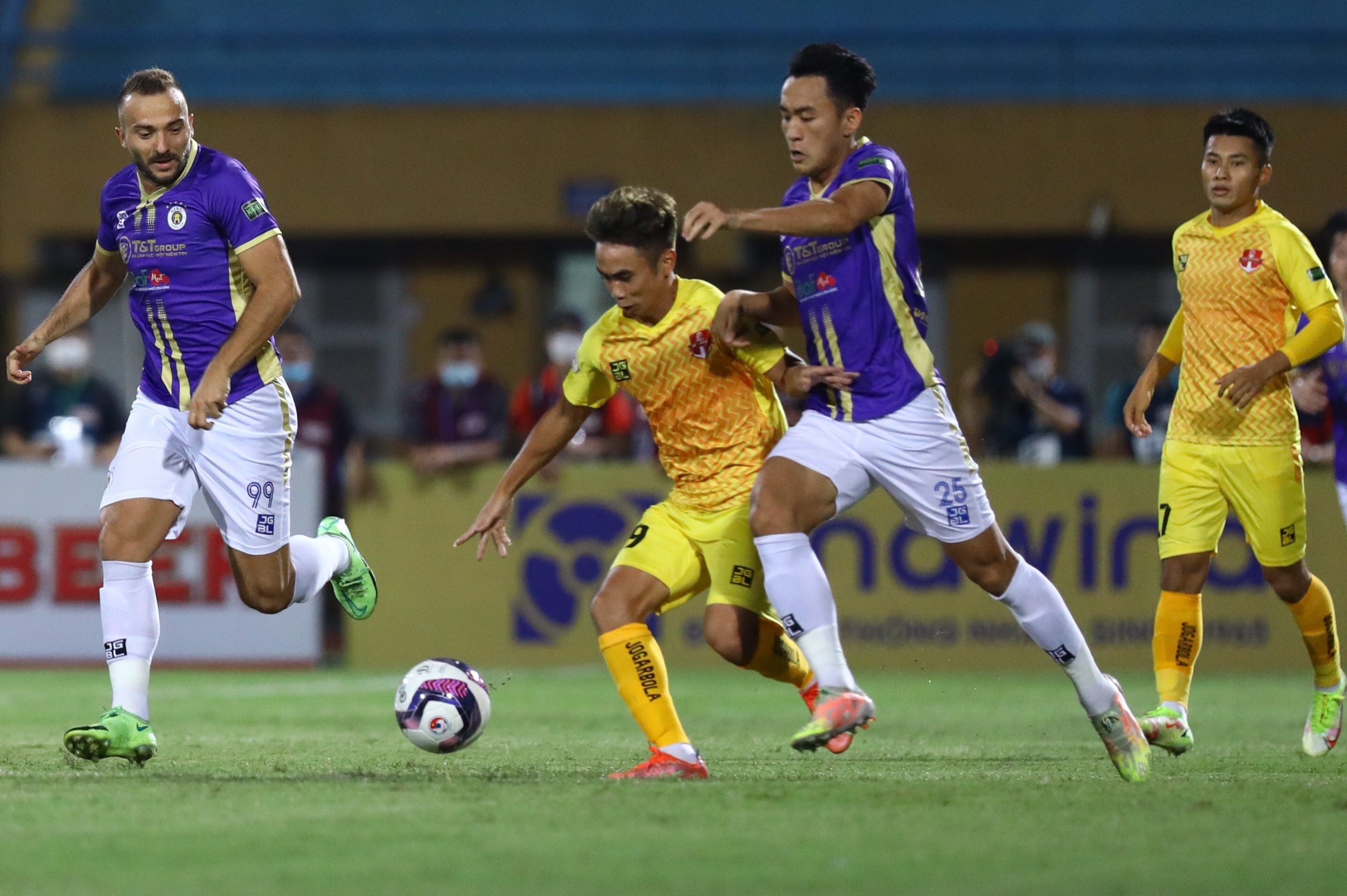 cau thu tre o v league anh 8