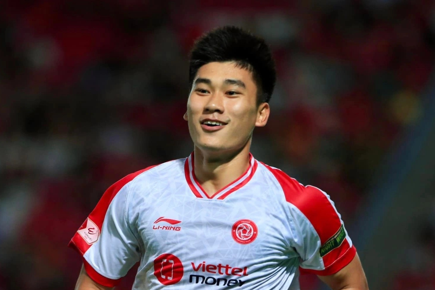 Tin hieu tot voi cau thu tre xuat hien o V.League 2022 hinh anh